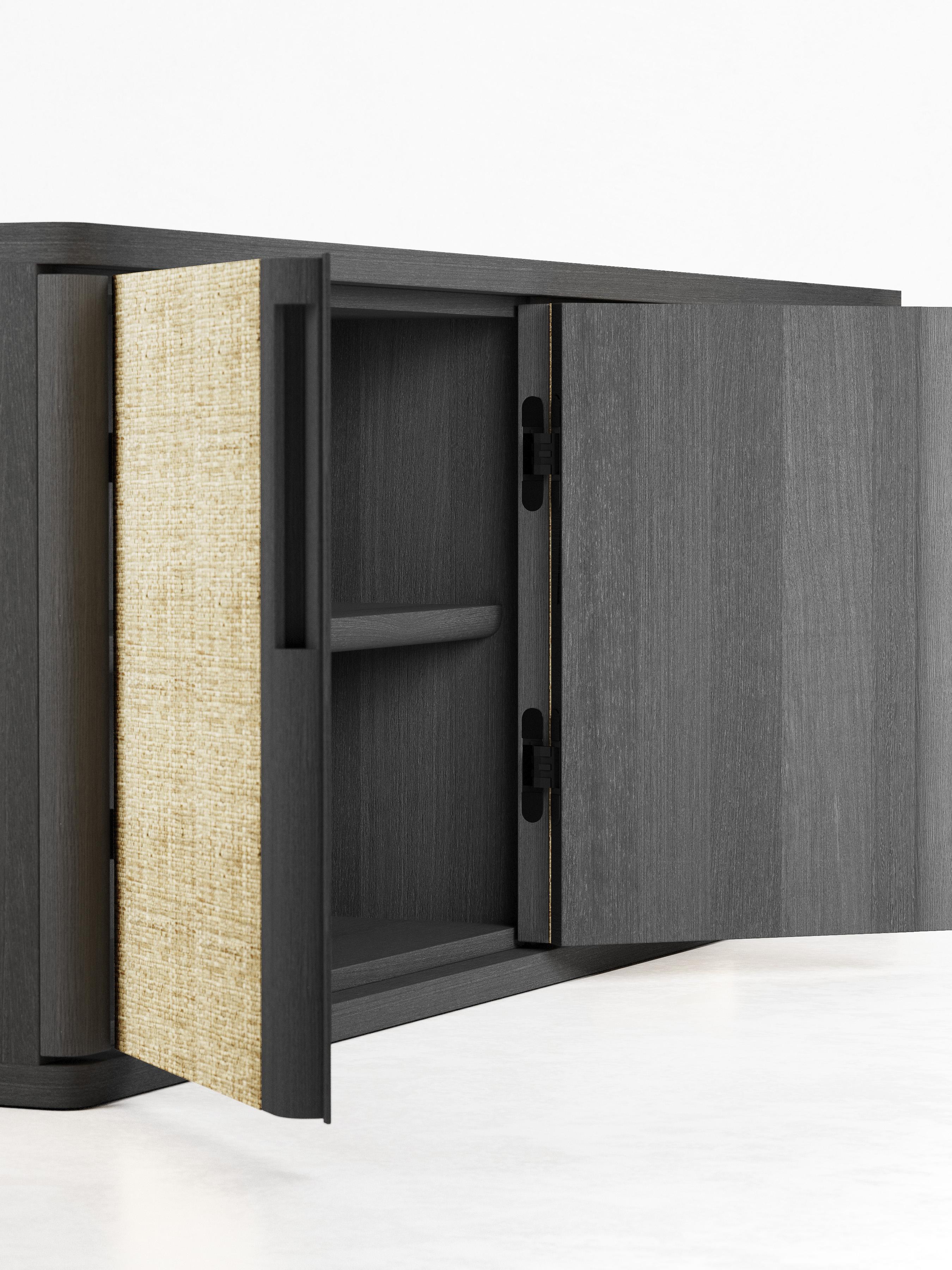 Contemporain Buffet Vittorio en frêne noir et cuir noir en vente