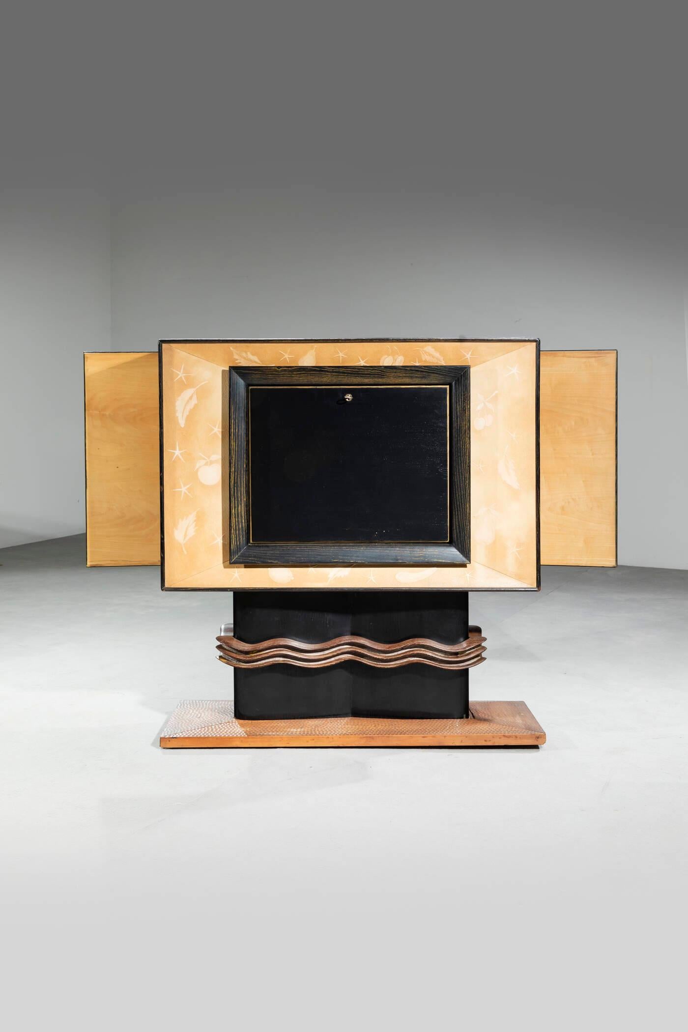 Italian Vittorio Valabrega, Mobile bar, prod. Valabrega 1940s For Sale