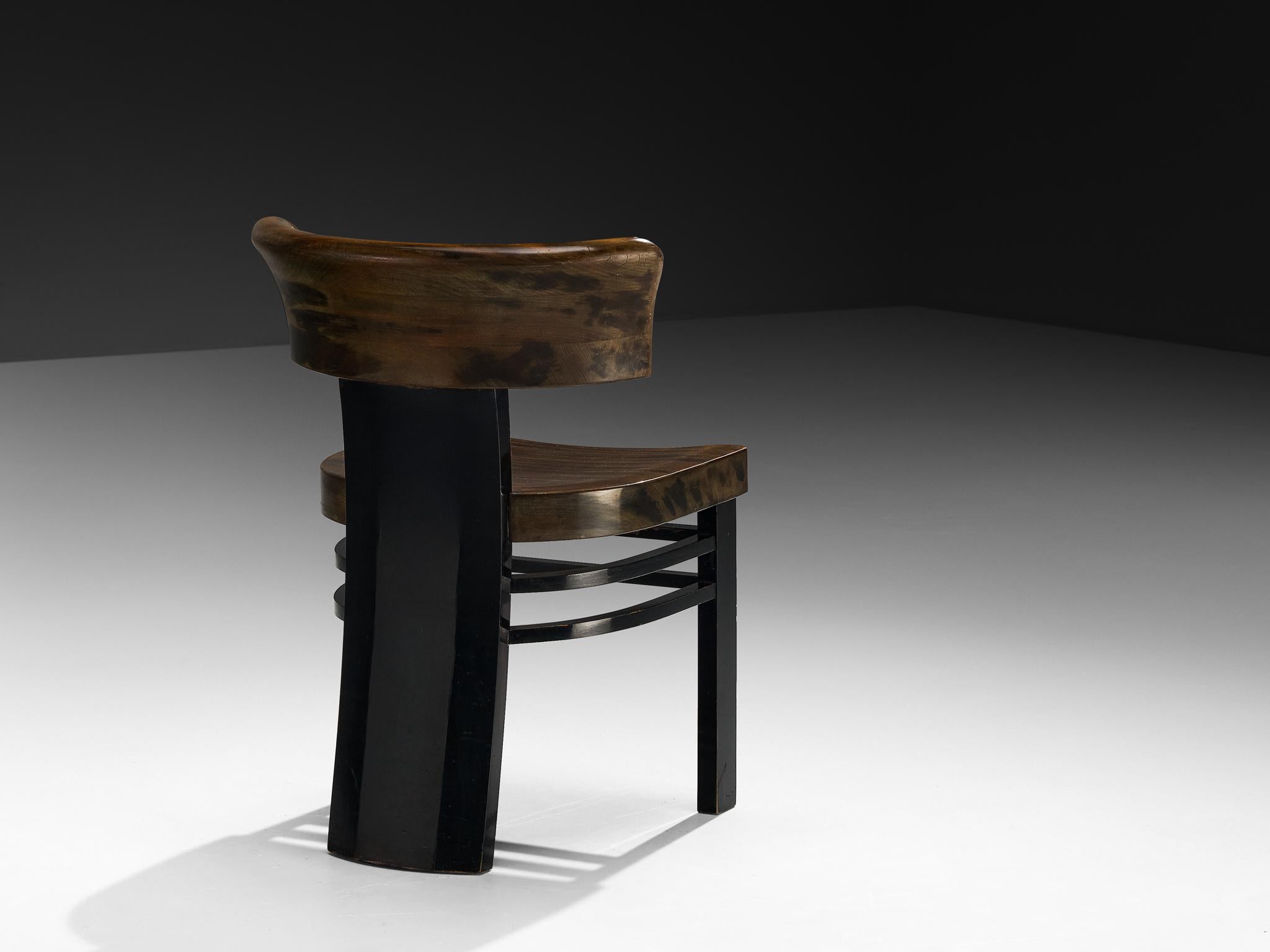 Art Deco Vittorio Valabrega Esszimmerstuhl aus lackiertem Holz (Mitte des 20. Jahrhunderts) im Angebot