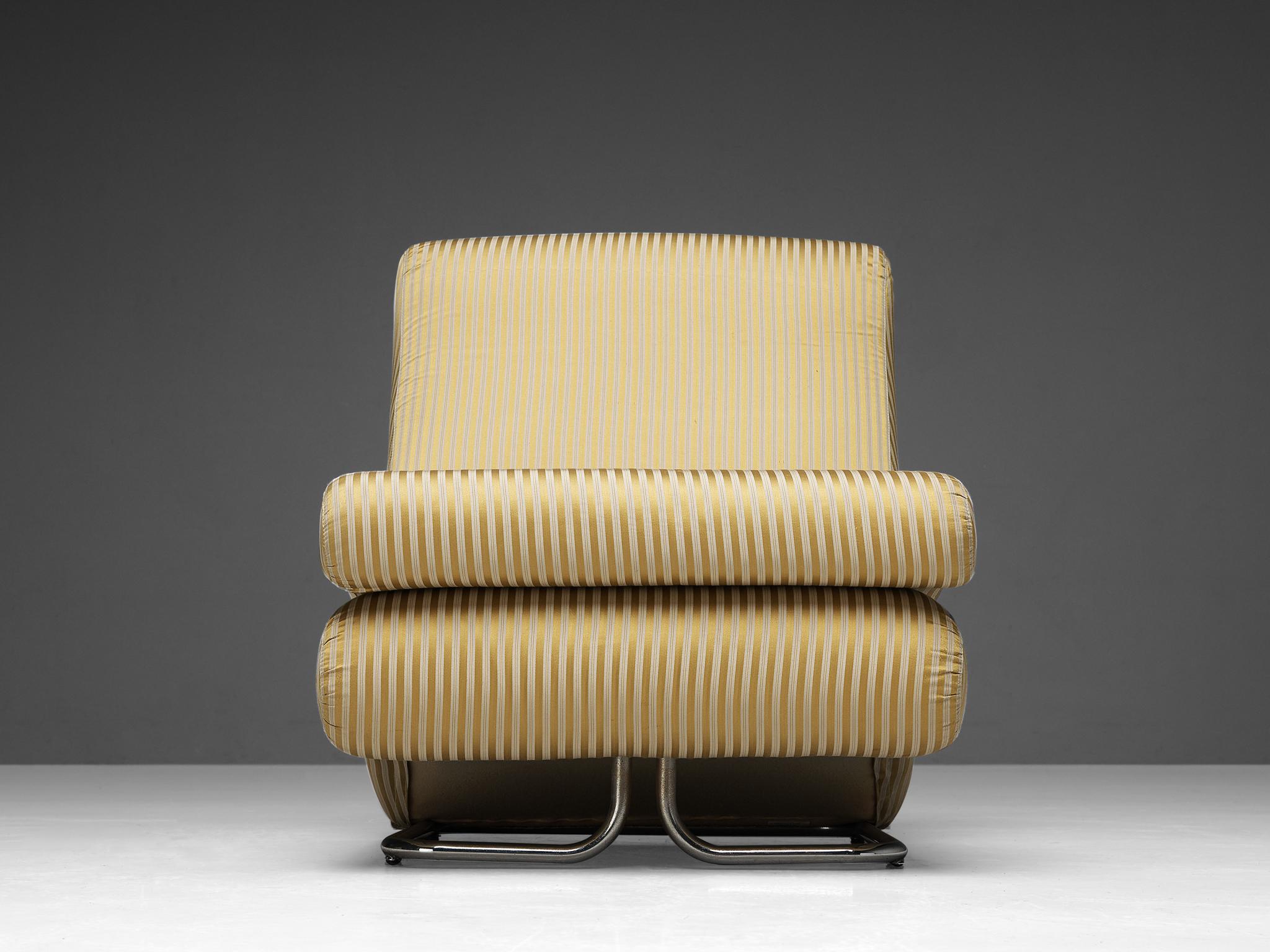 Vittorio Varo for I.P.E. 'Cigno' Lounge Chair in Striped Upholstery In Good Condition For Sale In Waalwijk, NL