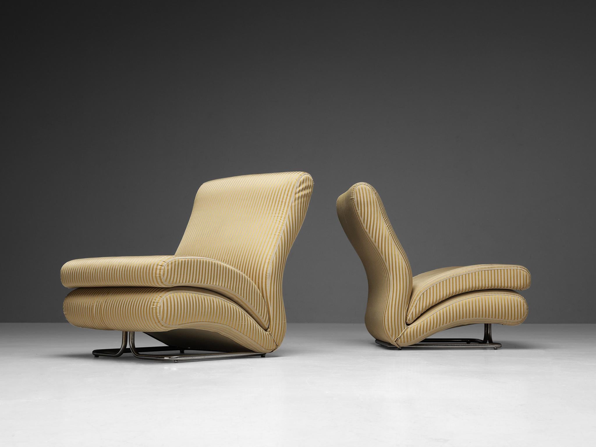 Vittorio Varo for I.P.E. 'Cigno' Lounge Chairs in Striped Upholstery  For Sale 2