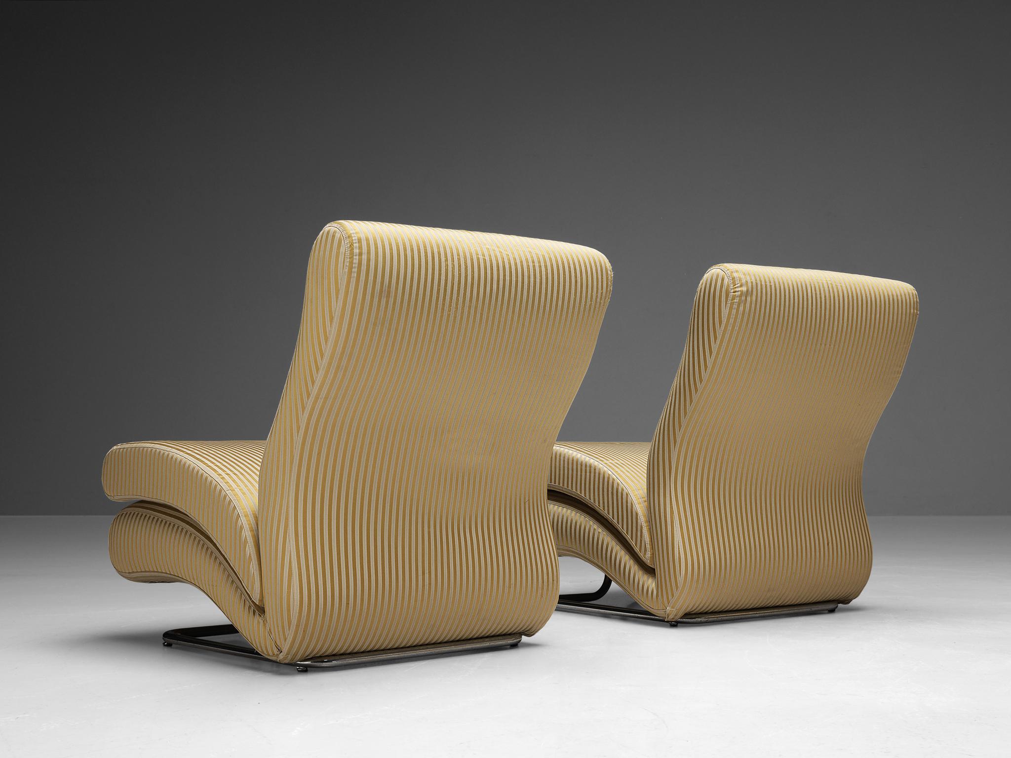 Mid-Century Modern Vittorio Varo pour I.P.E. « Cigno » fauteuils de salon en tissu rayé  en vente