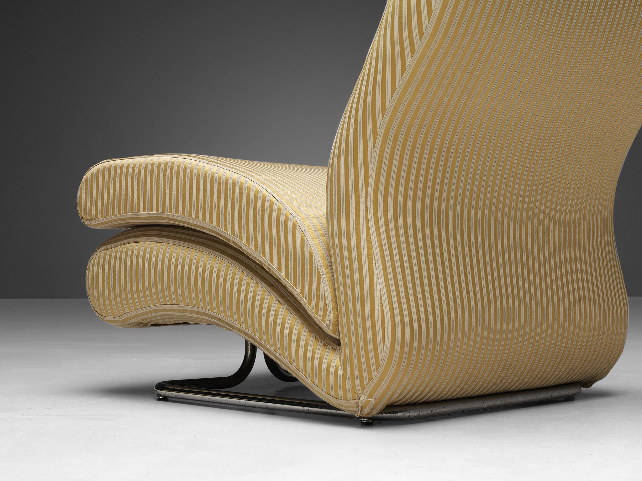 Mid-Century Modern Vittorio Varo pour I.P.E. « Cigno » fauteuils de salon en tissu rayé  en vente