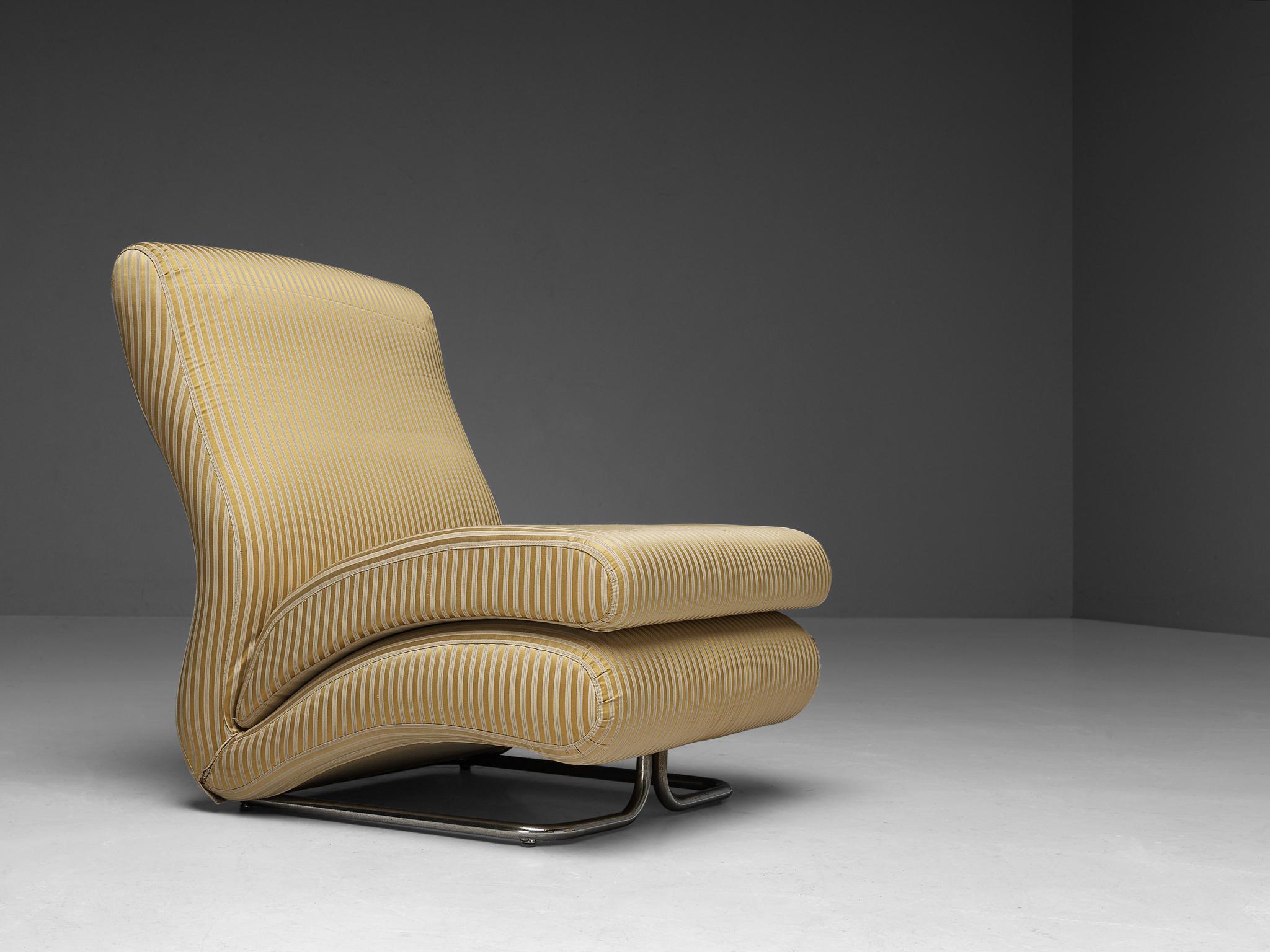italien Vittorio Varo pour I.P.E. « Cigno » fauteuils de salon en tissu rayé  en vente