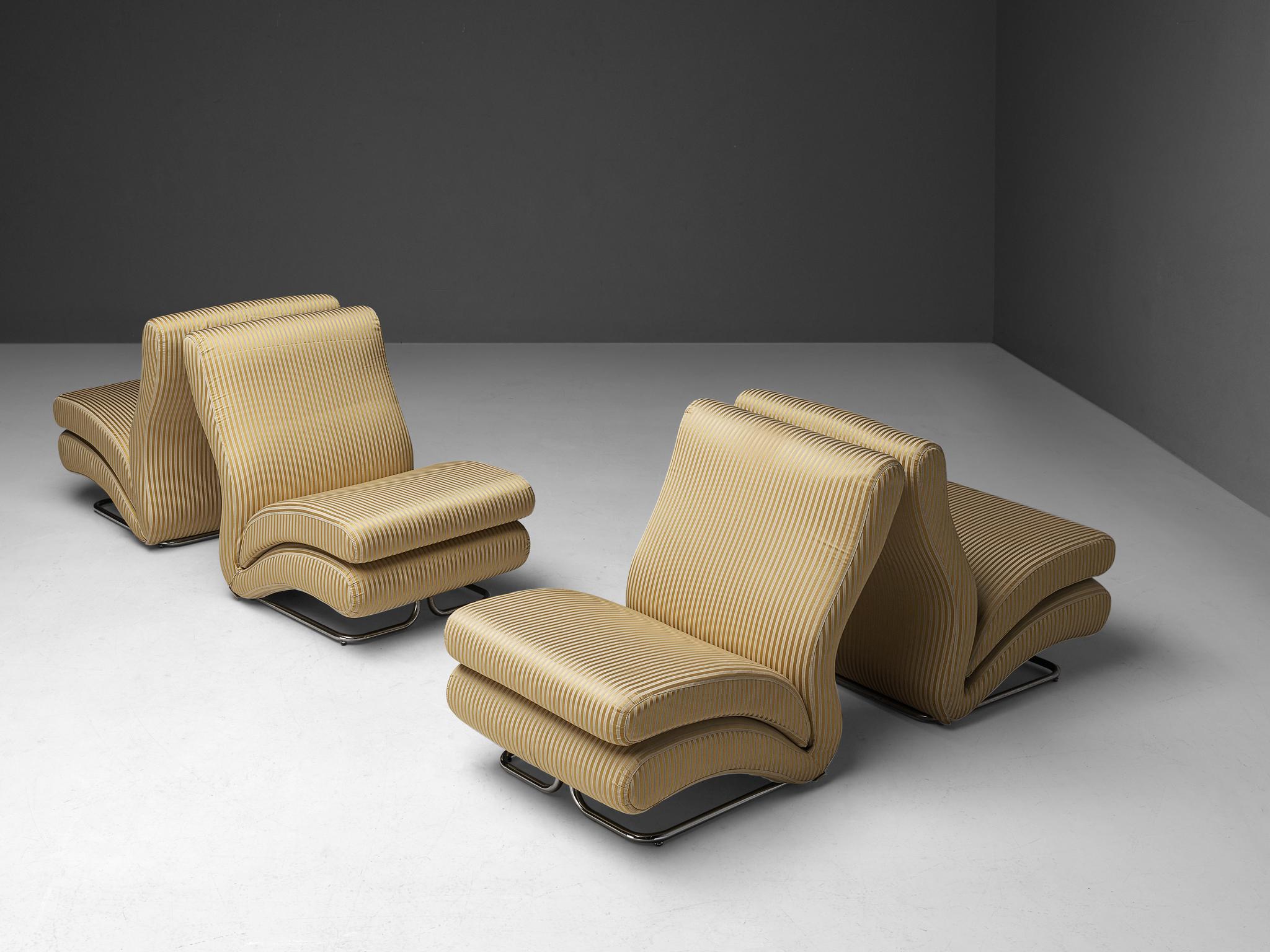 Vittorio Varo pour I.P.E. « Cigno » fauteuils de salon en tissu rayé  Bon état - En vente à Waalwijk, NL