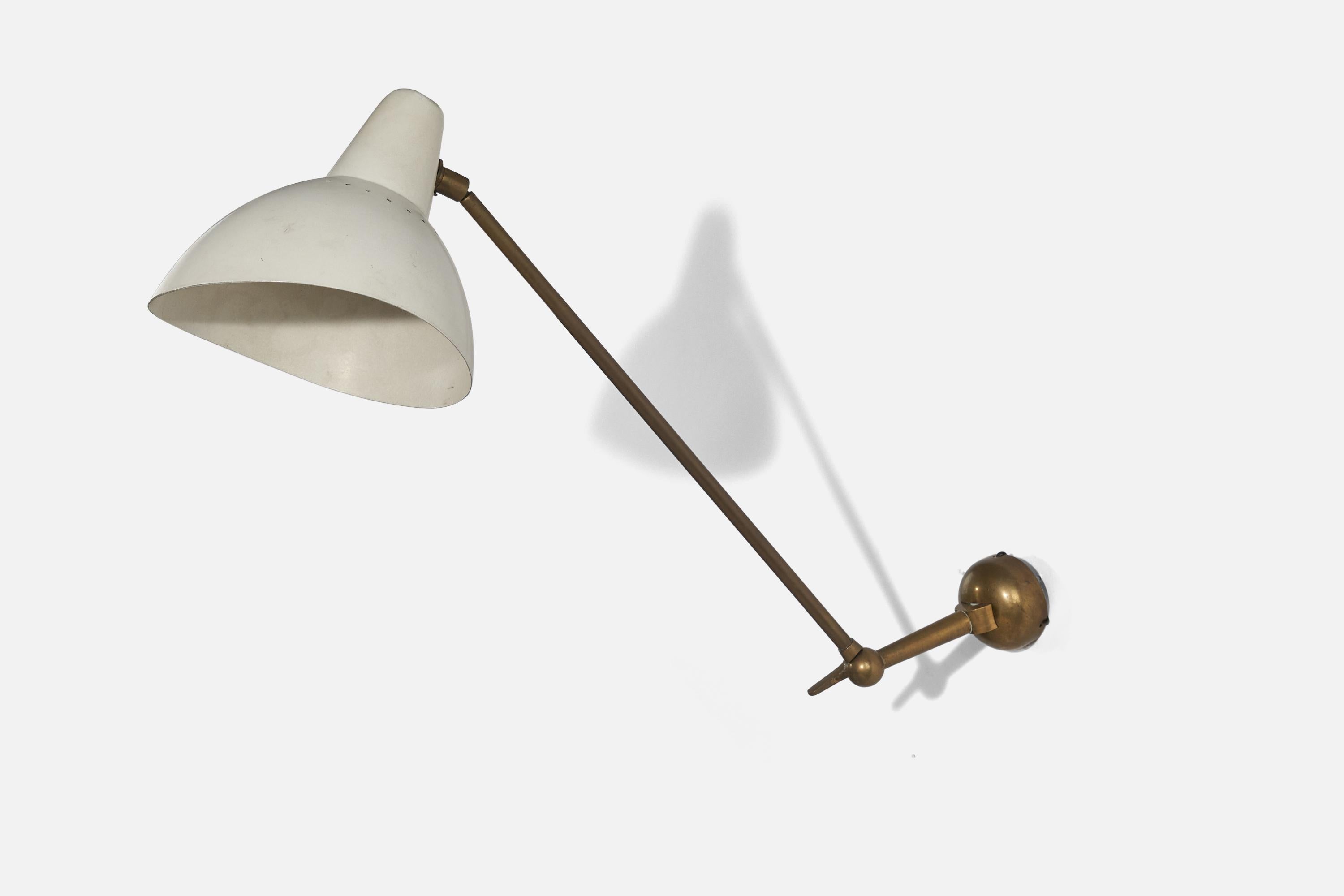 Mid-Century Modern Vittorio Viganò Attributed Wall Light, Brass, White Lacquered Metal, Italy 1950s For Sale