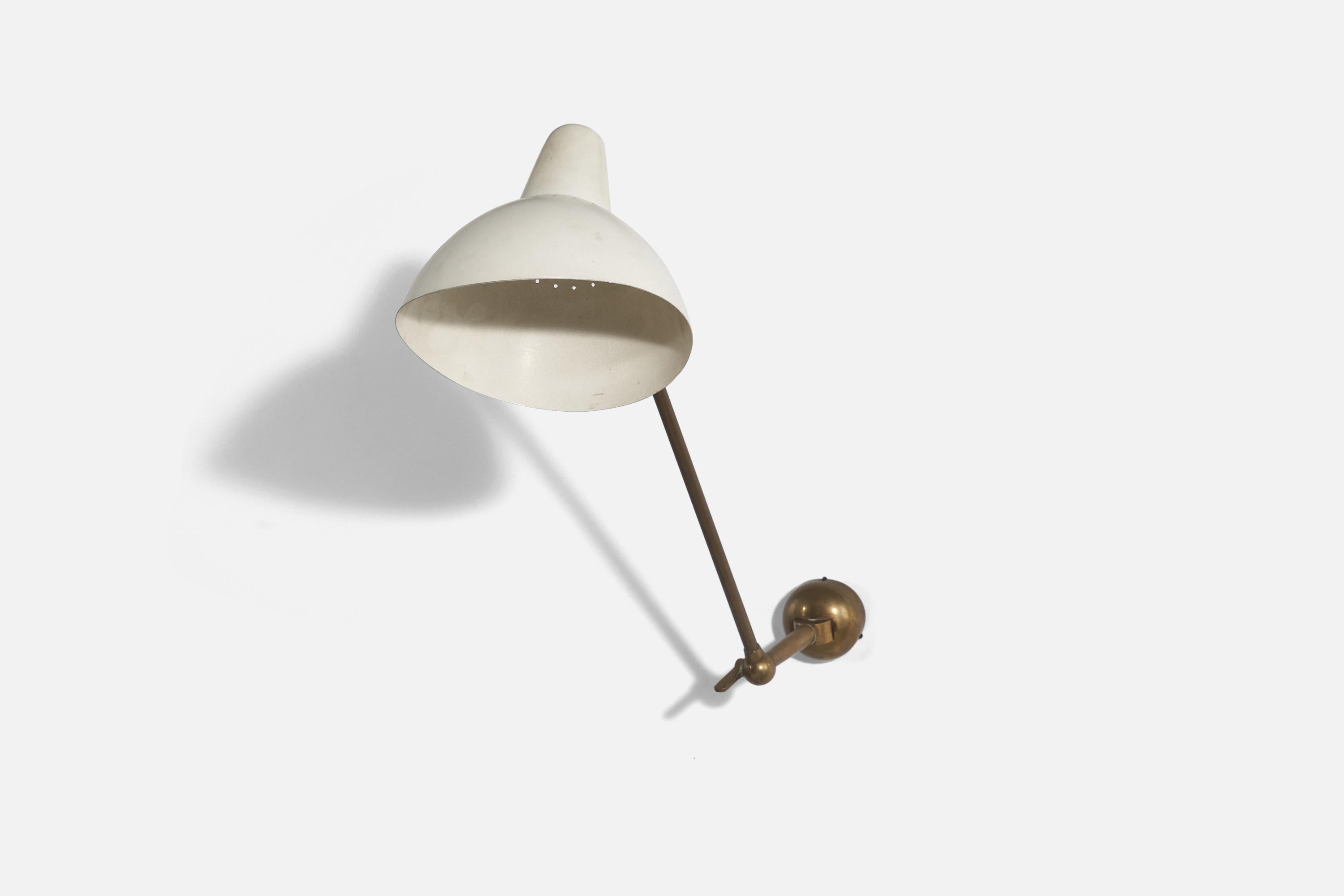 Mid-20th Century Vittorio Viganò Attributed Wall Light, Brass, White Lacquered Metal, Italy 1950s For Sale
