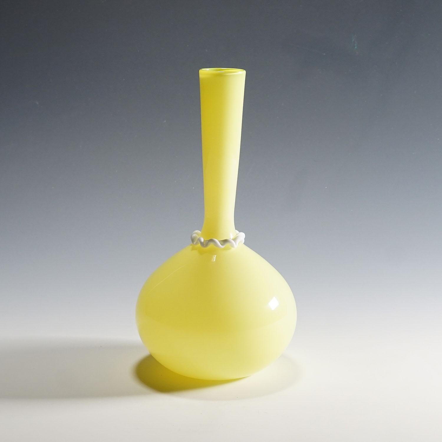 Mid-Century Modern Vittorio Zecchin for Venini Soffiato Vase in Yellow and Lattimo Glass ca. 1950s For Sale