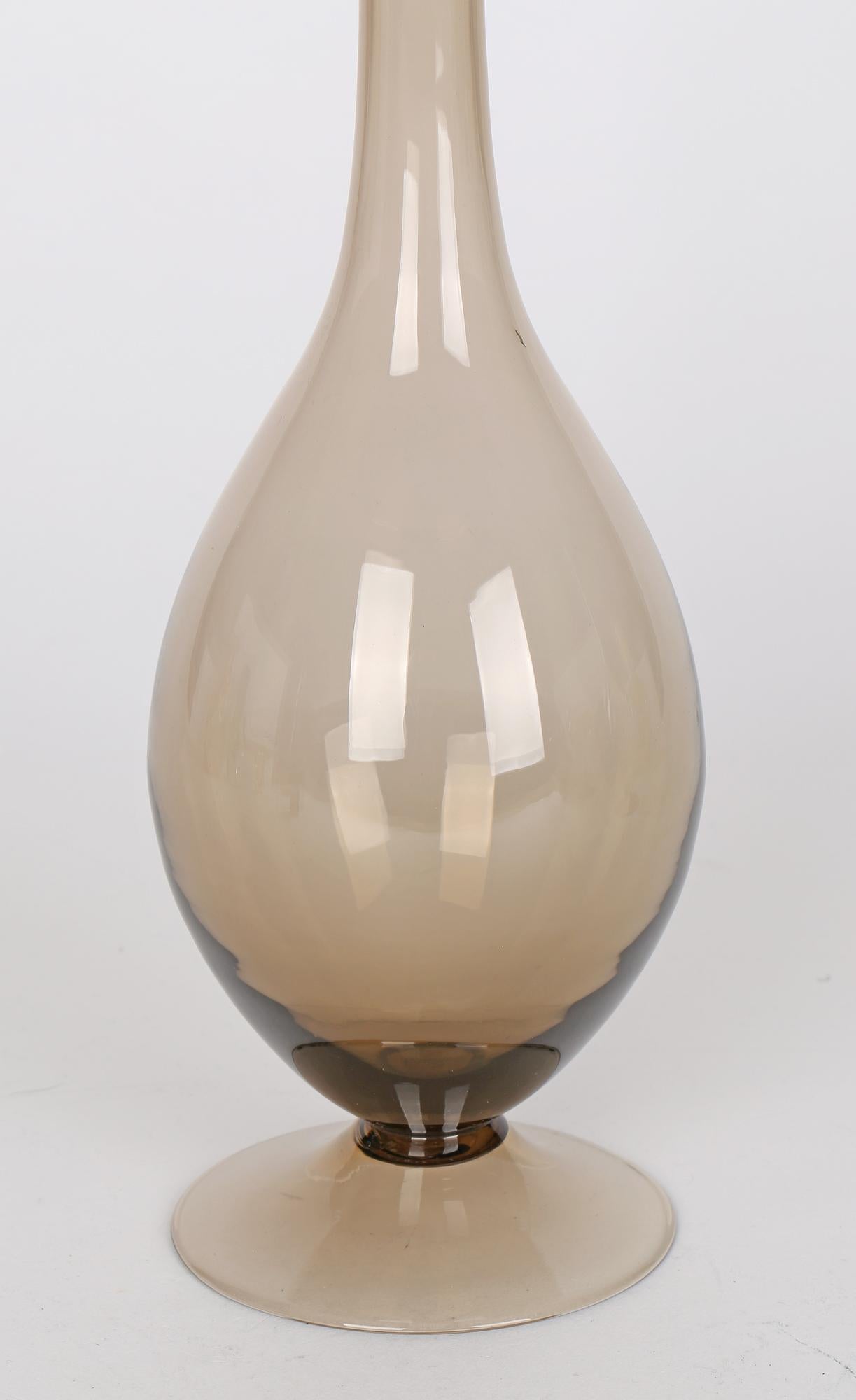 A very fine and elegant vintage Italian Murano Soffiato brown tinted glass decanter and stopper attributed to MVM Cappellin dating between 1930 and 1950. Typical in style and design of the work of renowned artist Vittorio Zecchin (Italian, 1878 –
