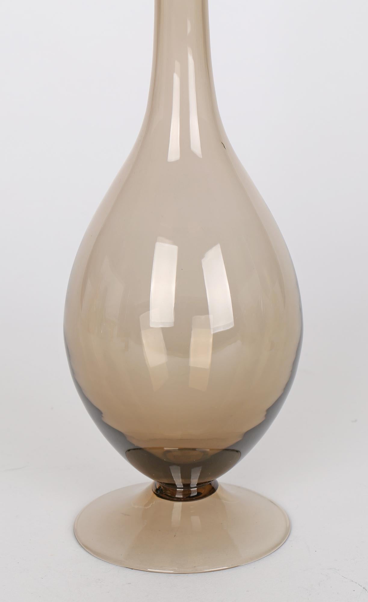 A very fine and elegant vintage Italian Murano Soffiato brown tinted glass decanter and stopper attributed to MVM Cappellin dating between 1930 and 1950. Typical in style and design of the work of renowned artist Vittorio Zecchin (Italian, 1878 –