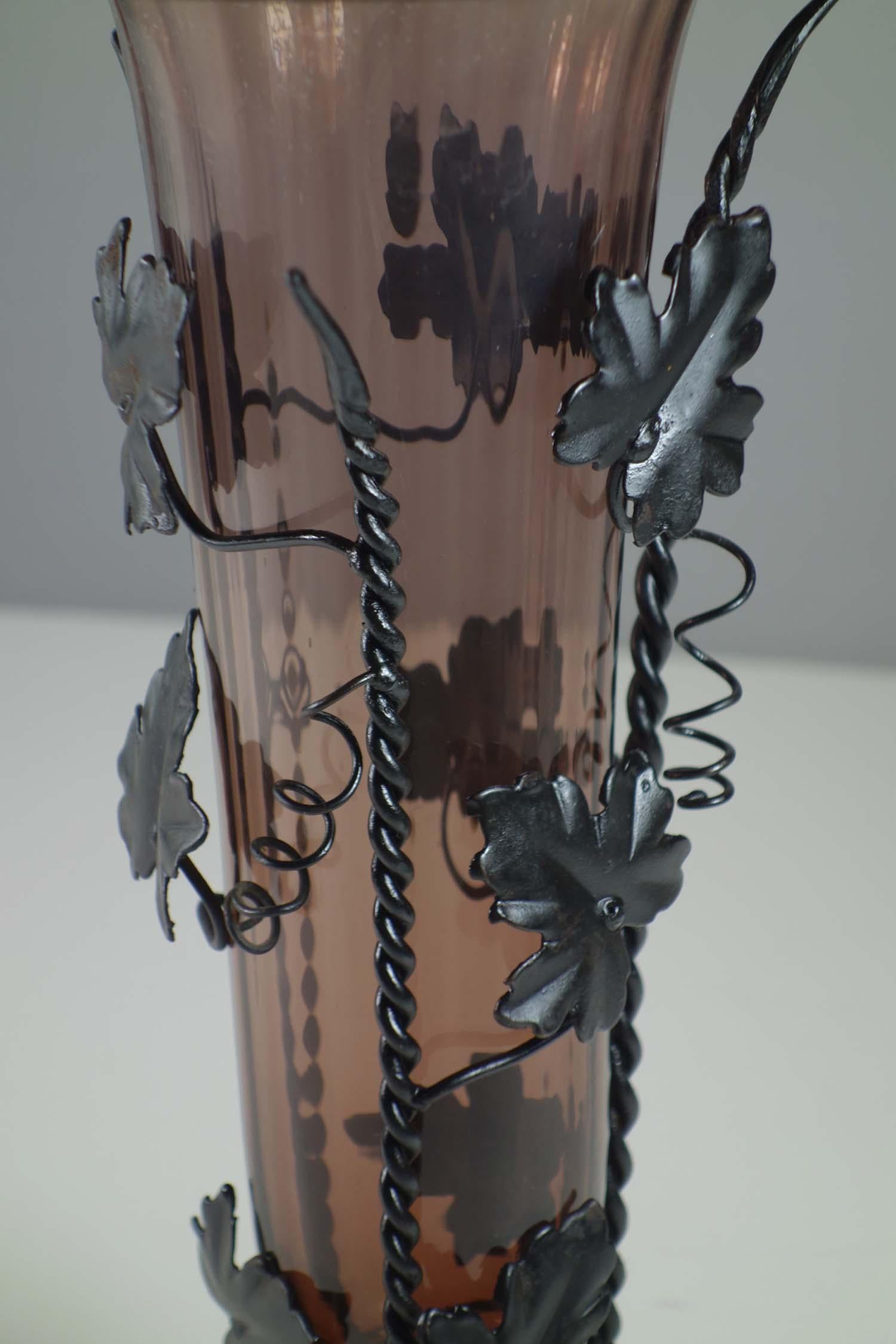 Early 20th Century Vittorio Zecchin Venini MVM Art Nouveau Améthyste Verre Murano Fer Forgé Vase en vente