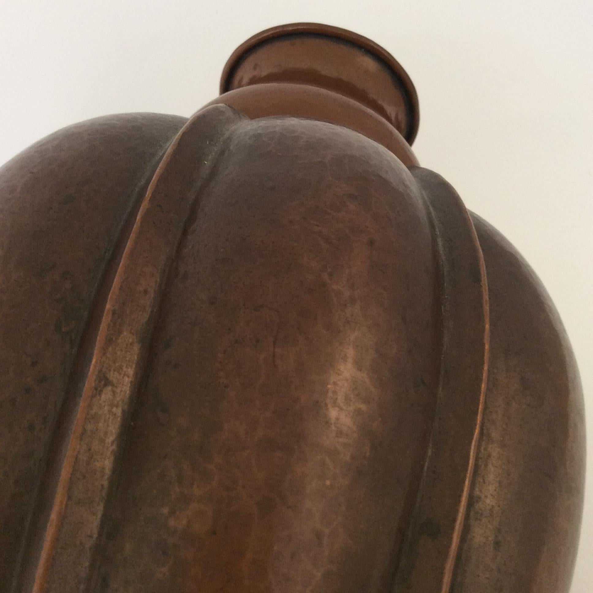 Vittorio Zecchin Patinated Copper Vase, circa 1926, Italy (Moderne der Mitte des Jahrhunderts)