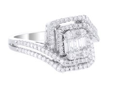 18 Karat White Gold Emerald Illusion Diamond Cocktail Ring