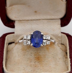 Vivacious 2.10 Carat Ceylon Sapphire Diamond Ring