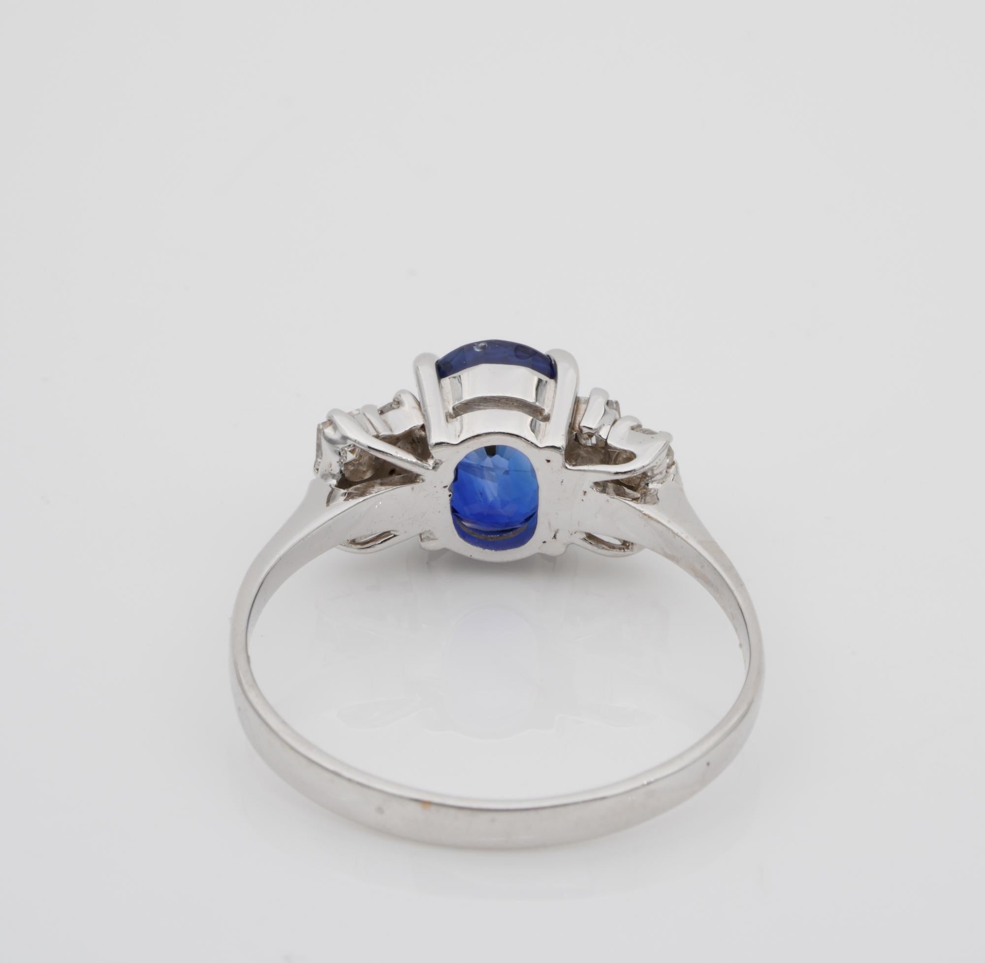 Women's Vivacious 2.10 Carat Ceylon Sapphire Diamond Ring For Sale