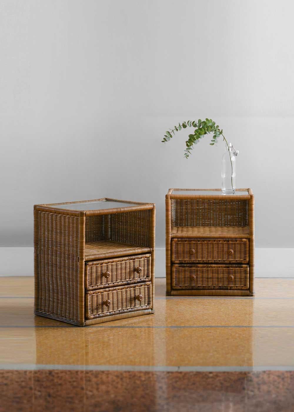 Pair of bamboo bedside tables produced by “Vivai del Sud” with drawers and glass top
PRODUCT DETAILS
Dimensions: 49w x 58h x 40d cm
Materials: bamboo, glass
Production: Italian manufacture 1980.