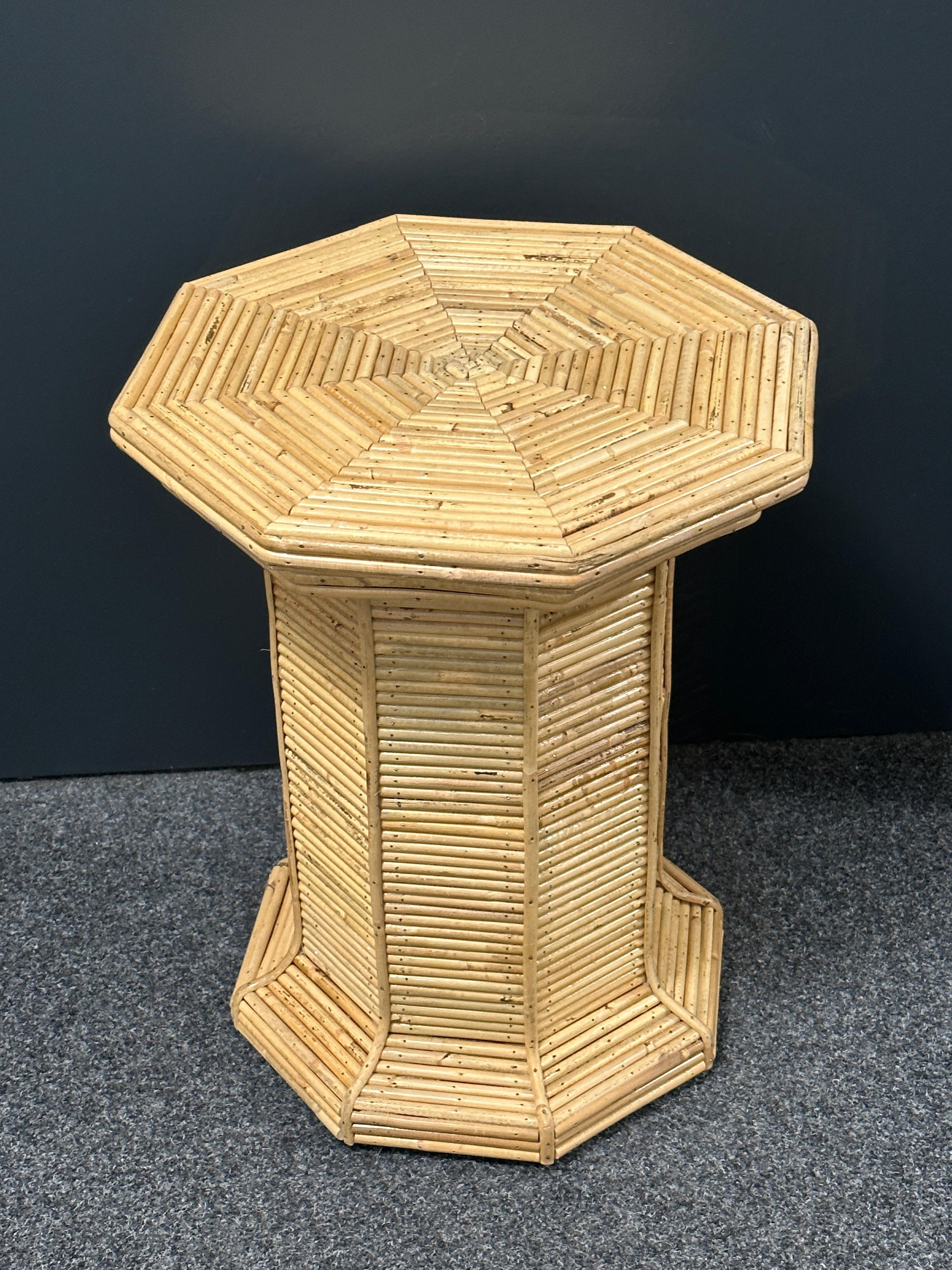 Hand-Crafted Vivai del Sud Bamboo Handcrafted Stylish Mid-Century Modern Rattan Pedestal  For Sale