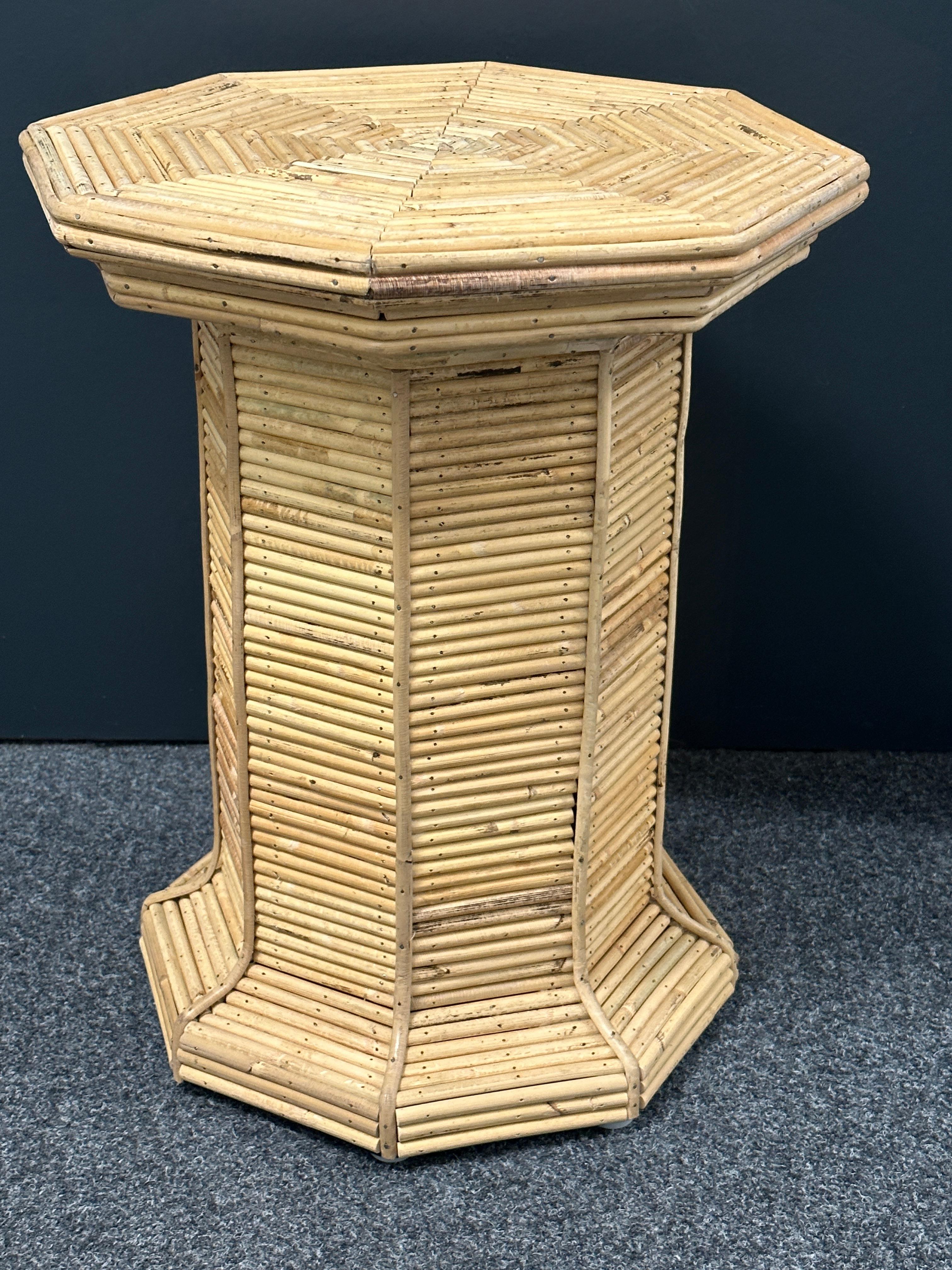 Late 20th Century Vivai del Sud Bamboo Handcrafted Stylish Mid-Century Modern Rattan Pedestal  For Sale