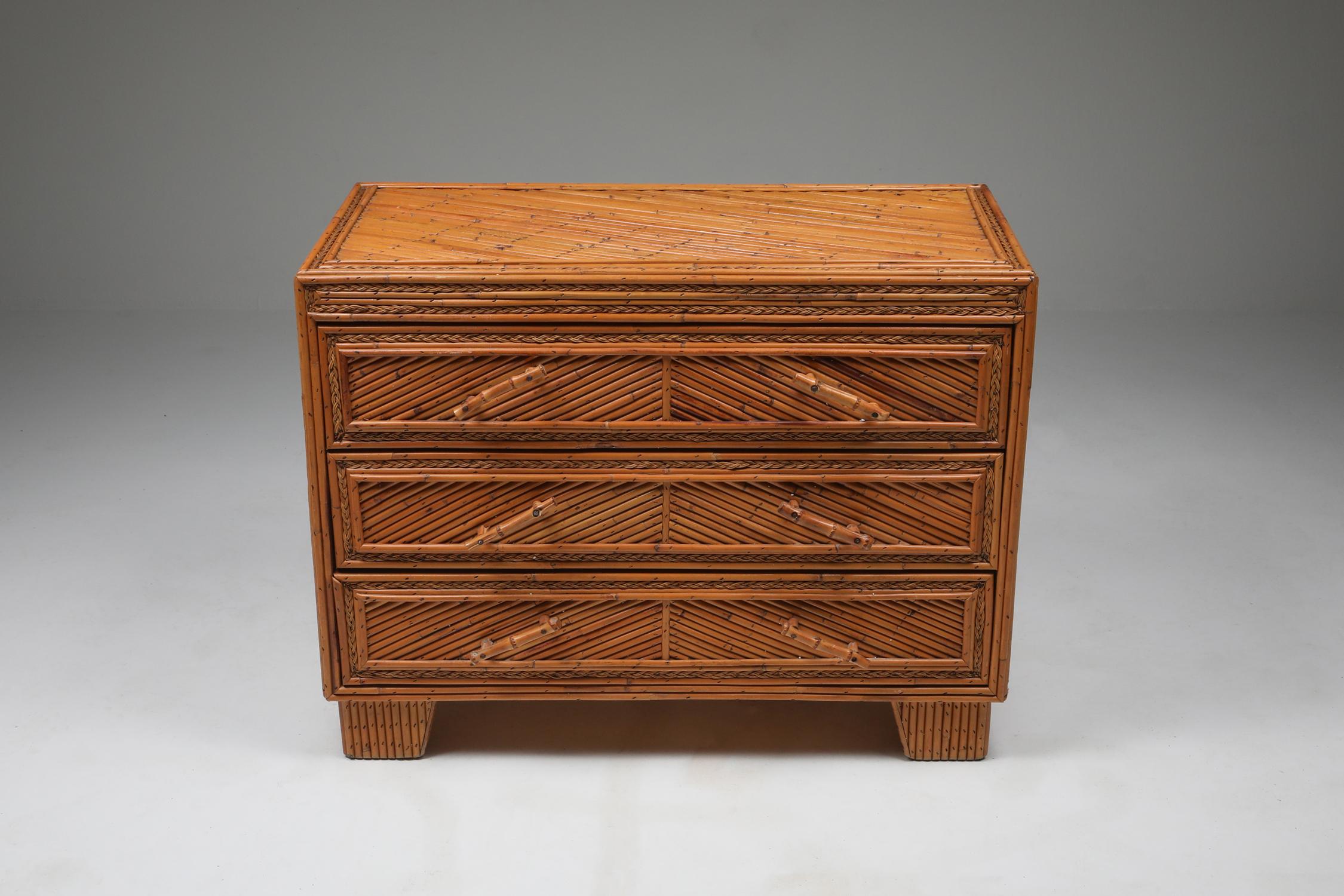 Rattan and bamboo chest of drawers in the style of Vivai del Sud, made in Italy, 1970s. Comes with beautiful woven details. Fits well in a new metropolitan Hollywood Regency.