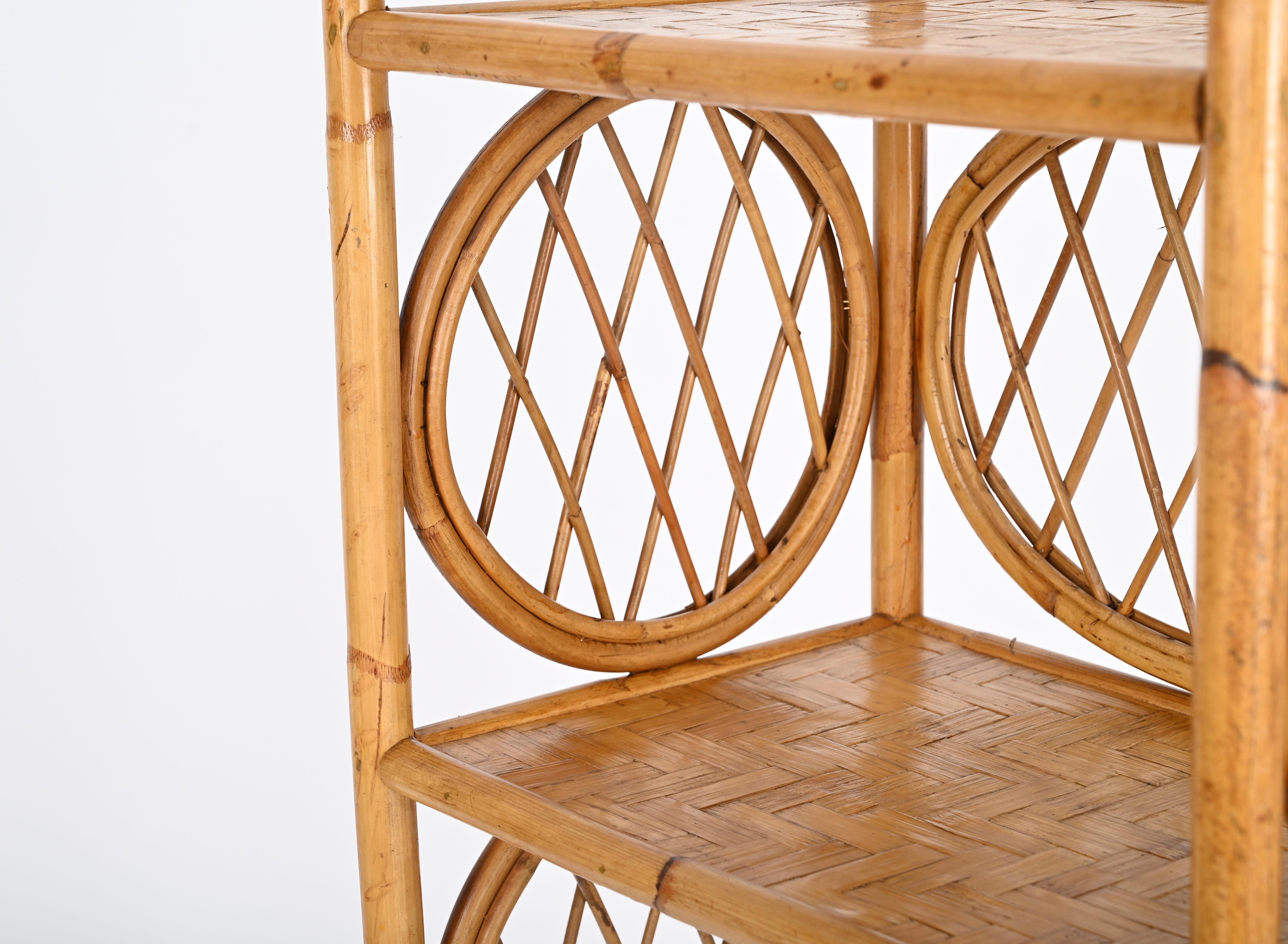 Vivai del Sud Italienisches Bücherregal Etagere aus Bambus und Rattan mit vier Einlegeböden, 1970er Jahre im Angebot 6
