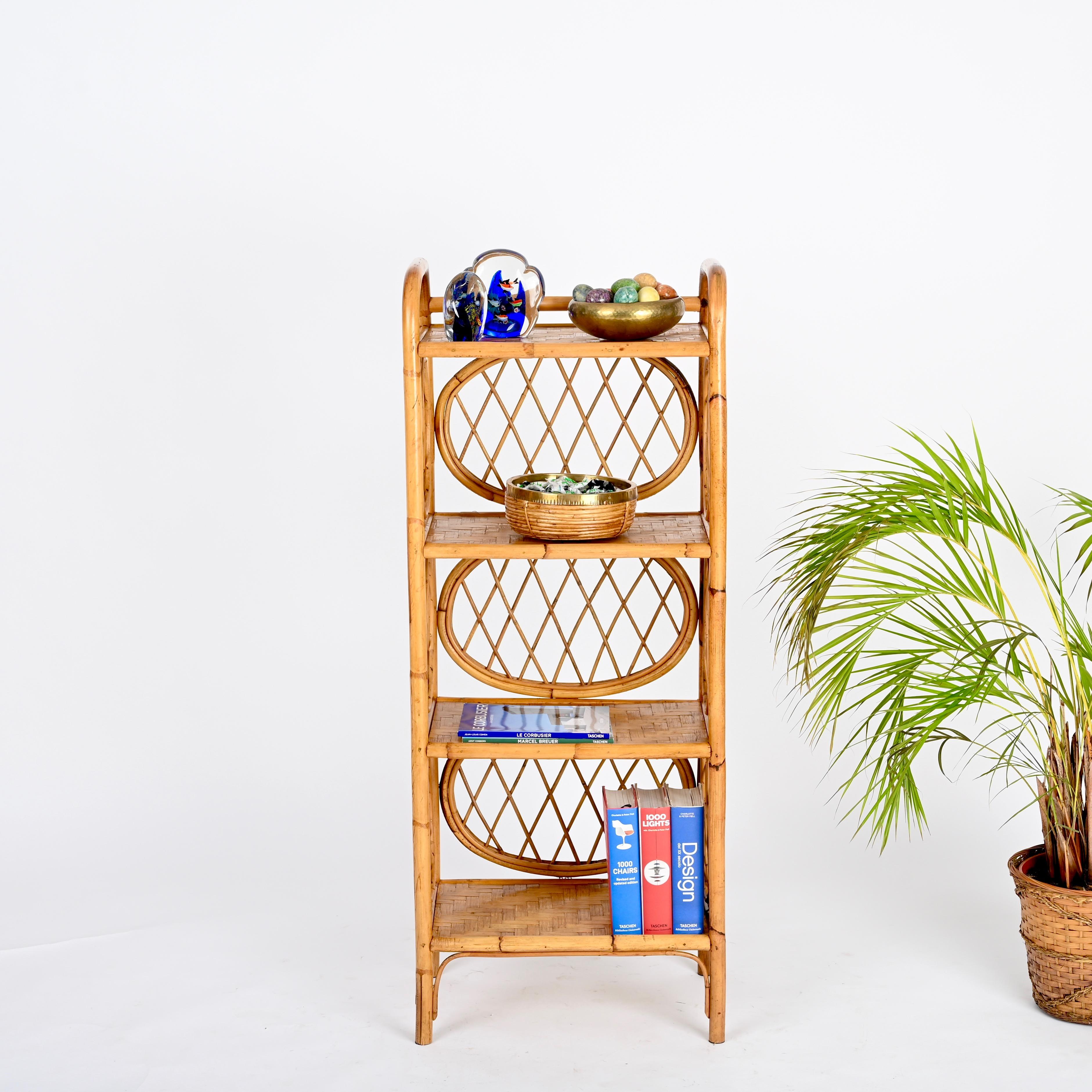 Vivai del Sud Italienisches Bücherregal Etagere aus Bambus und Rattan mit vier Einlegeböden, 1970er Jahre im Angebot 8
