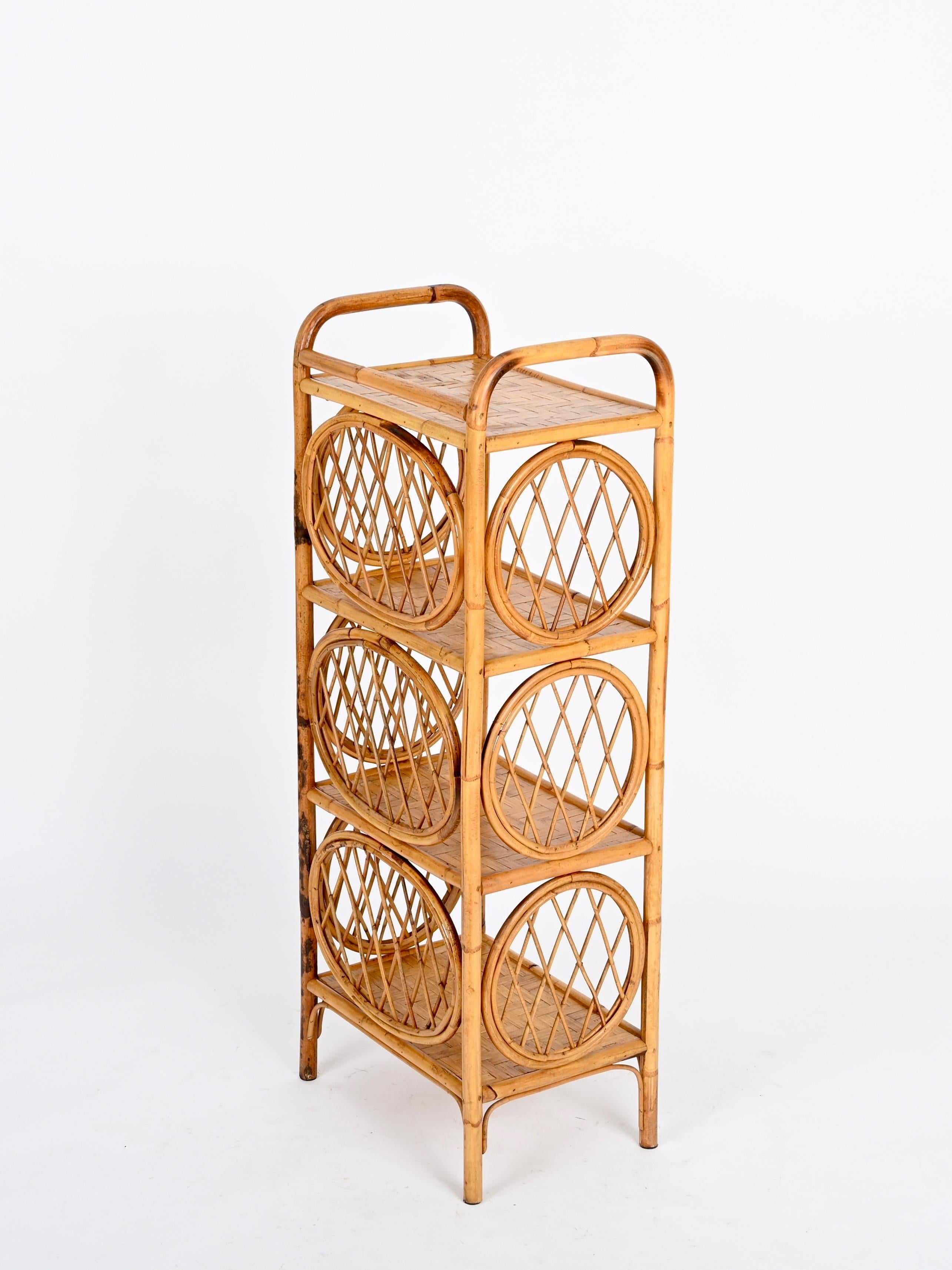 Vivai del Sud Italienisches Bücherregal Etagere aus Bambus und Rattan mit vier Einlegeböden, 1970er Jahre im Angebot 2