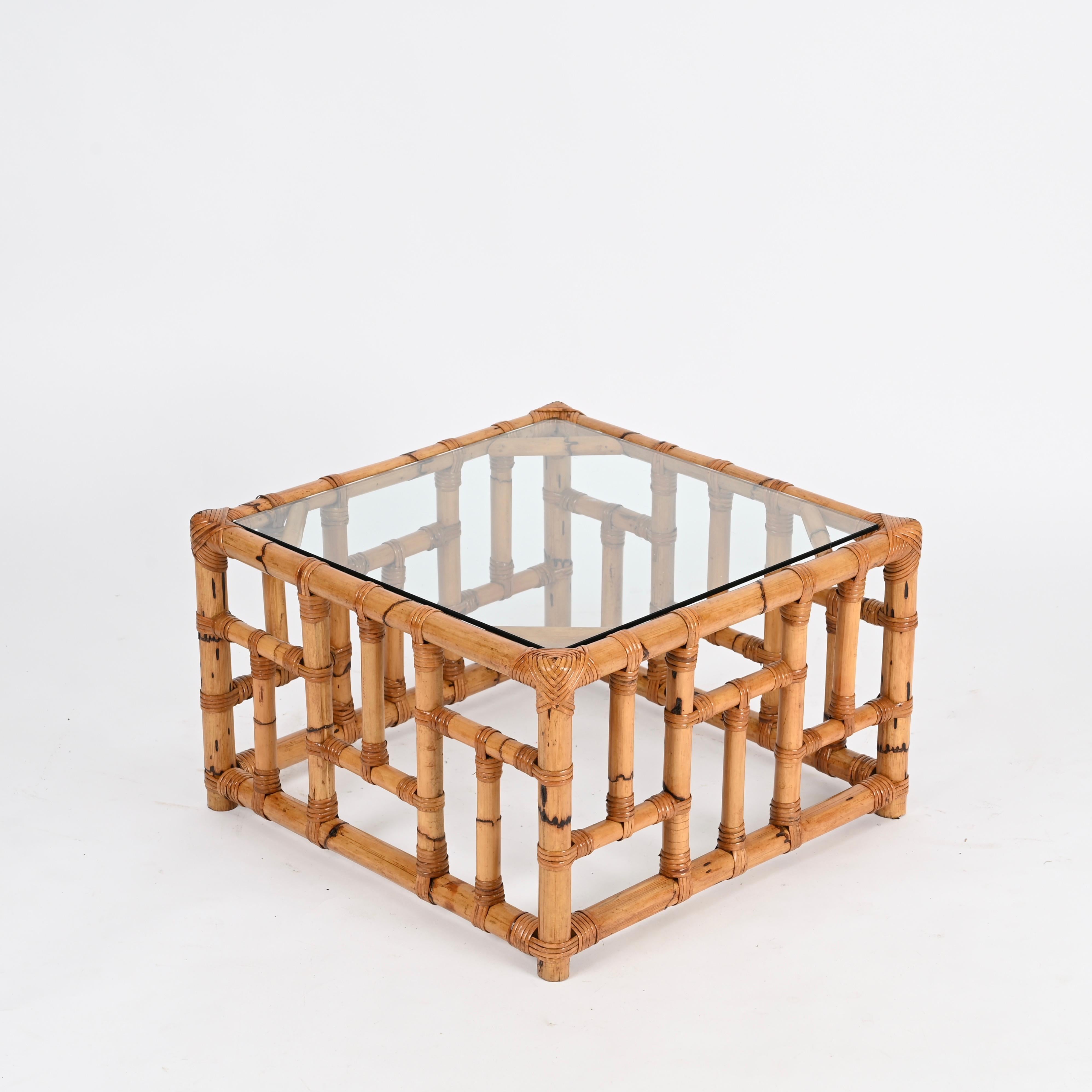 Vivai del Sud Italienischer quadratischer Couchtisch aus Bambus und Rattan aus der Jahrhundertmitte, 1970er Jahre (Moderne der Mitte des Jahrhunderts) im Angebot