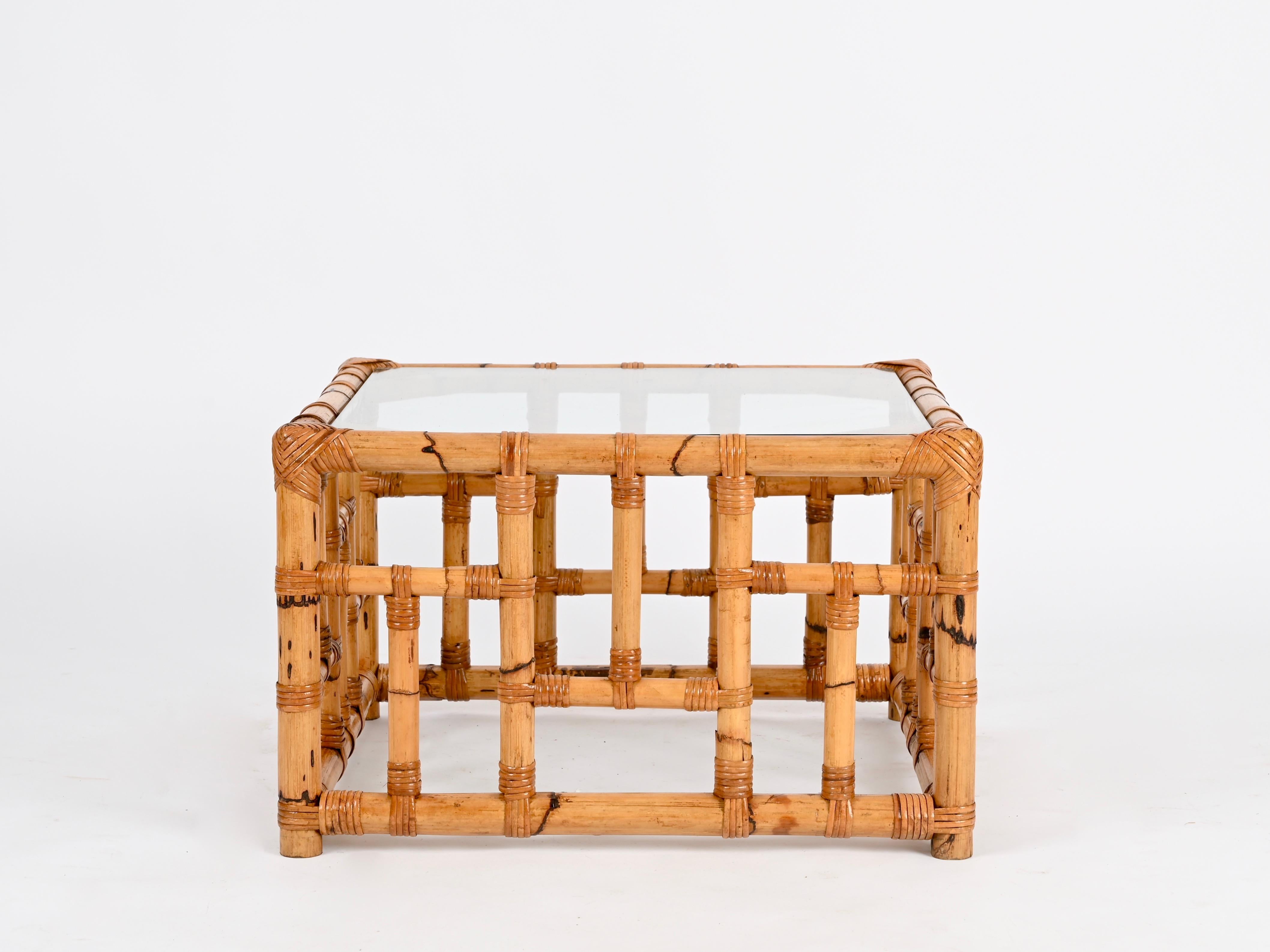 Vivai del Sud Italienischer quadratischer Couchtisch aus Bambus und Rattan aus der Jahrhundertmitte, 1970er Jahre im Angebot 1