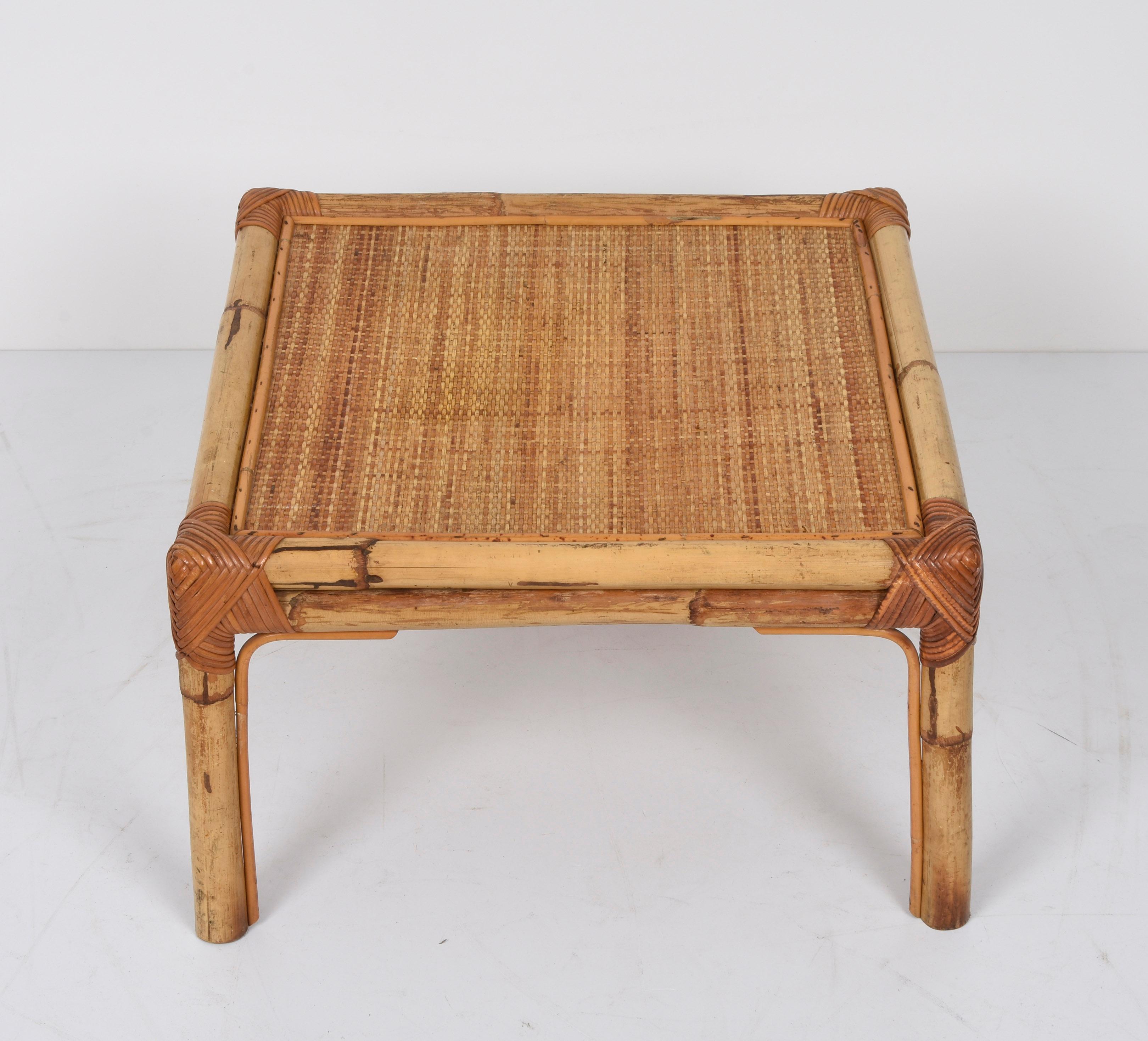 Italienischer quadratischer Couchtisch aus Bambus und Rattan von Vivai del Sud aus der Mitte des Jahrhunderts, 1970 (20. Jahrhundert) im Angebot