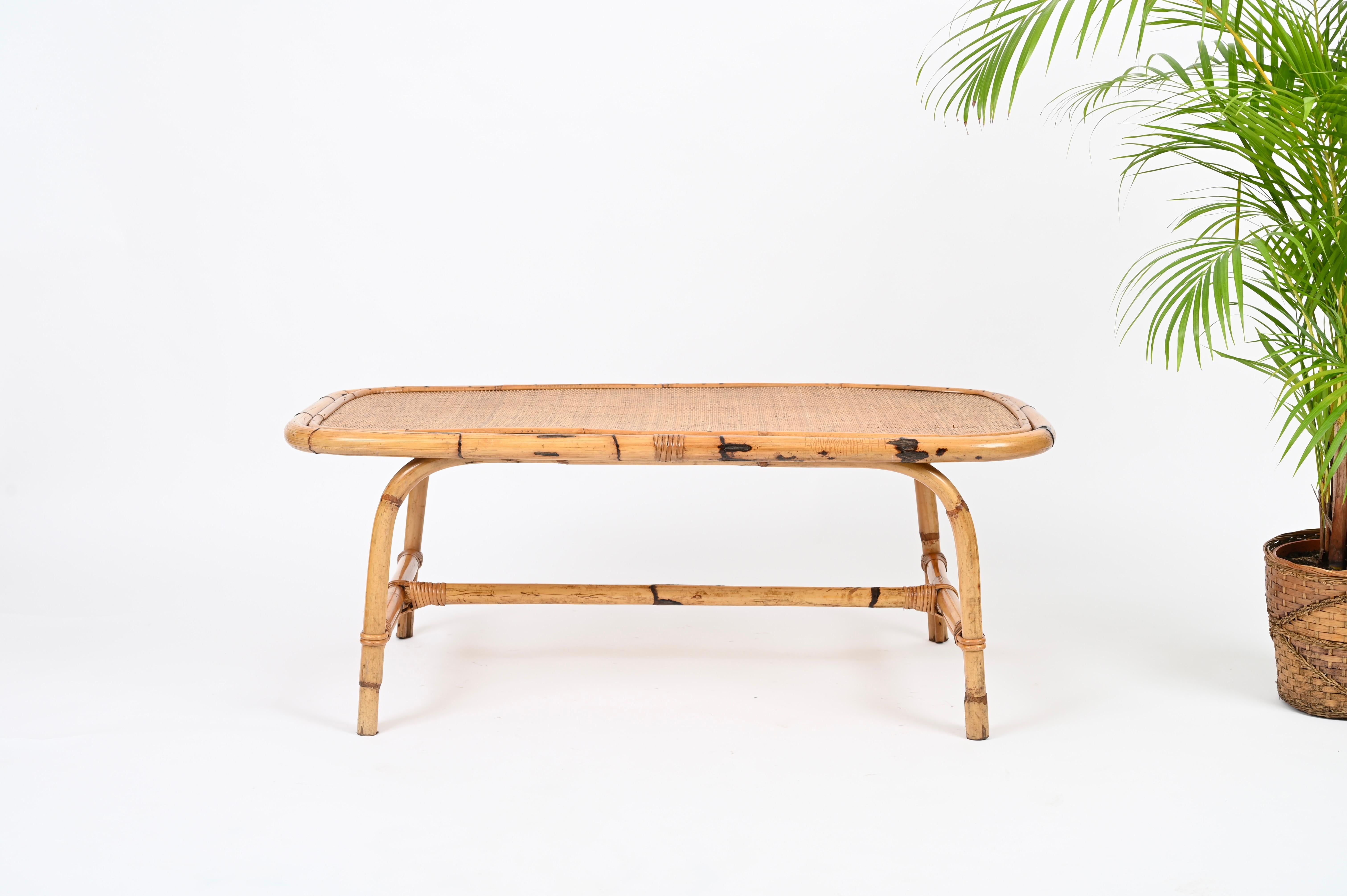 Vivai del Sud, großer italienischer Couchtisch aus Bambus und Rattan aus der Mitte des Jahrhunderts, 1970er Jahre im Angebot 3