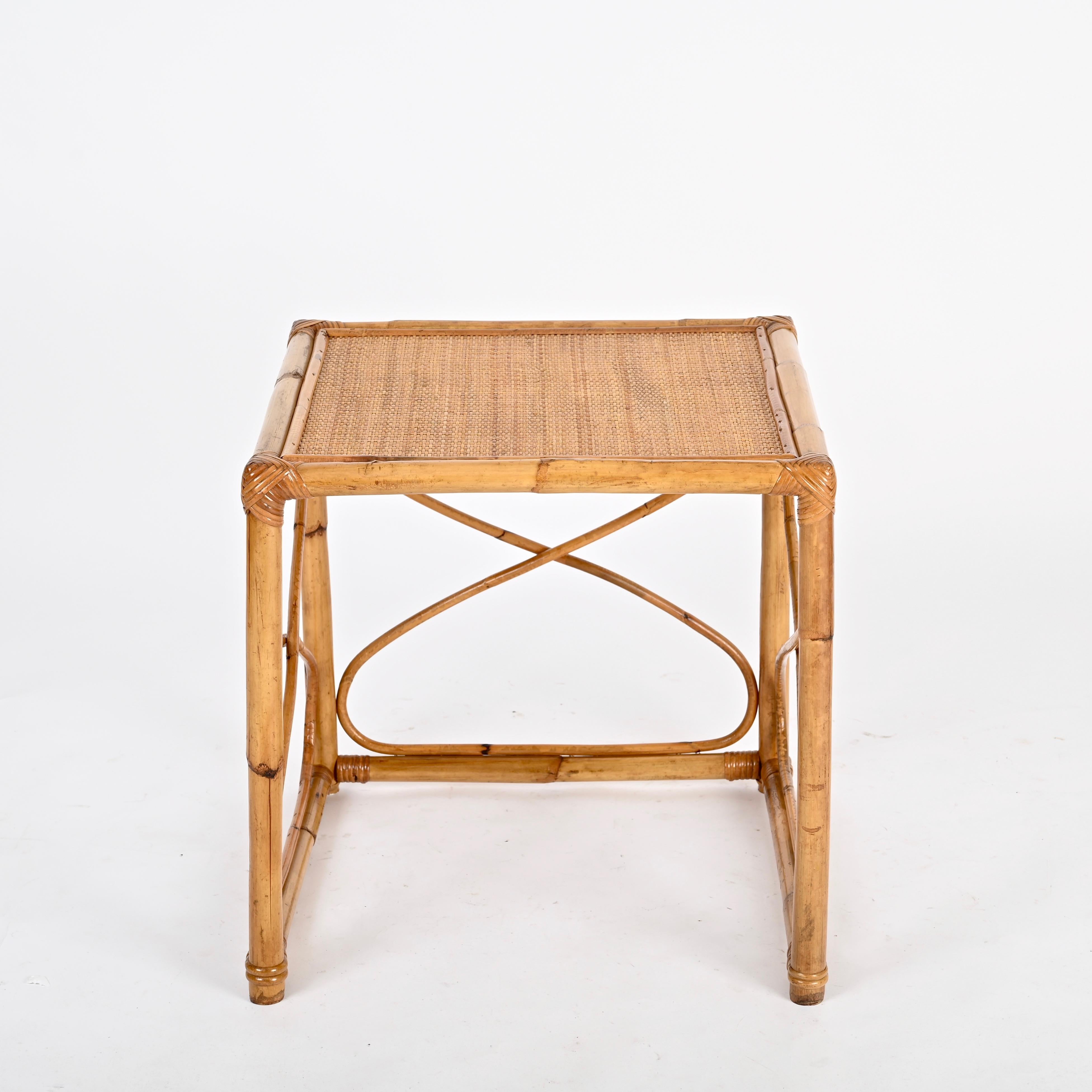 Vivai del Sud Quadratischer Couchtisch aus Bambus und Rattan aus der Mitte des Jahrhunderts, Italien 1970 (20. Jahrhundert) im Angebot