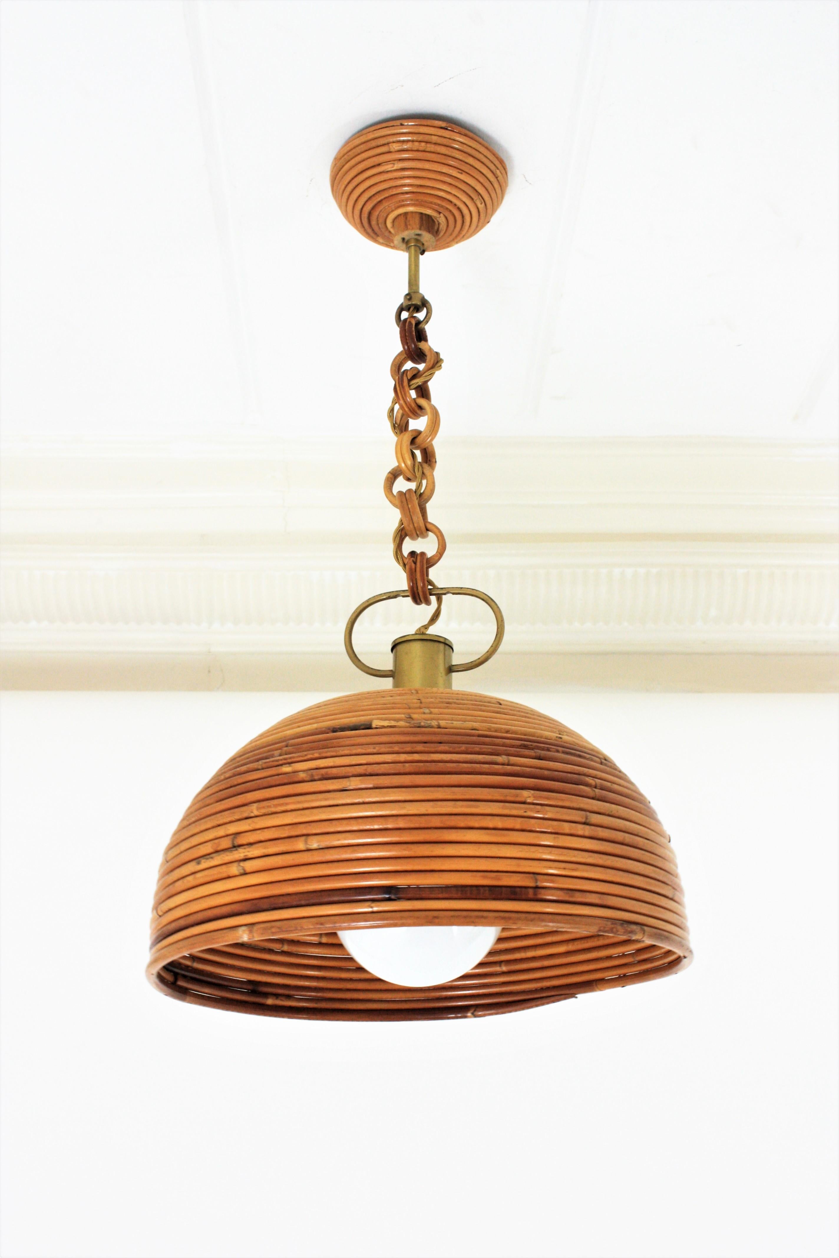 20ième siècle Vivai del Sud Lampe pendante en forme de dôme en rotin en forme de roseau, 1960s en vente