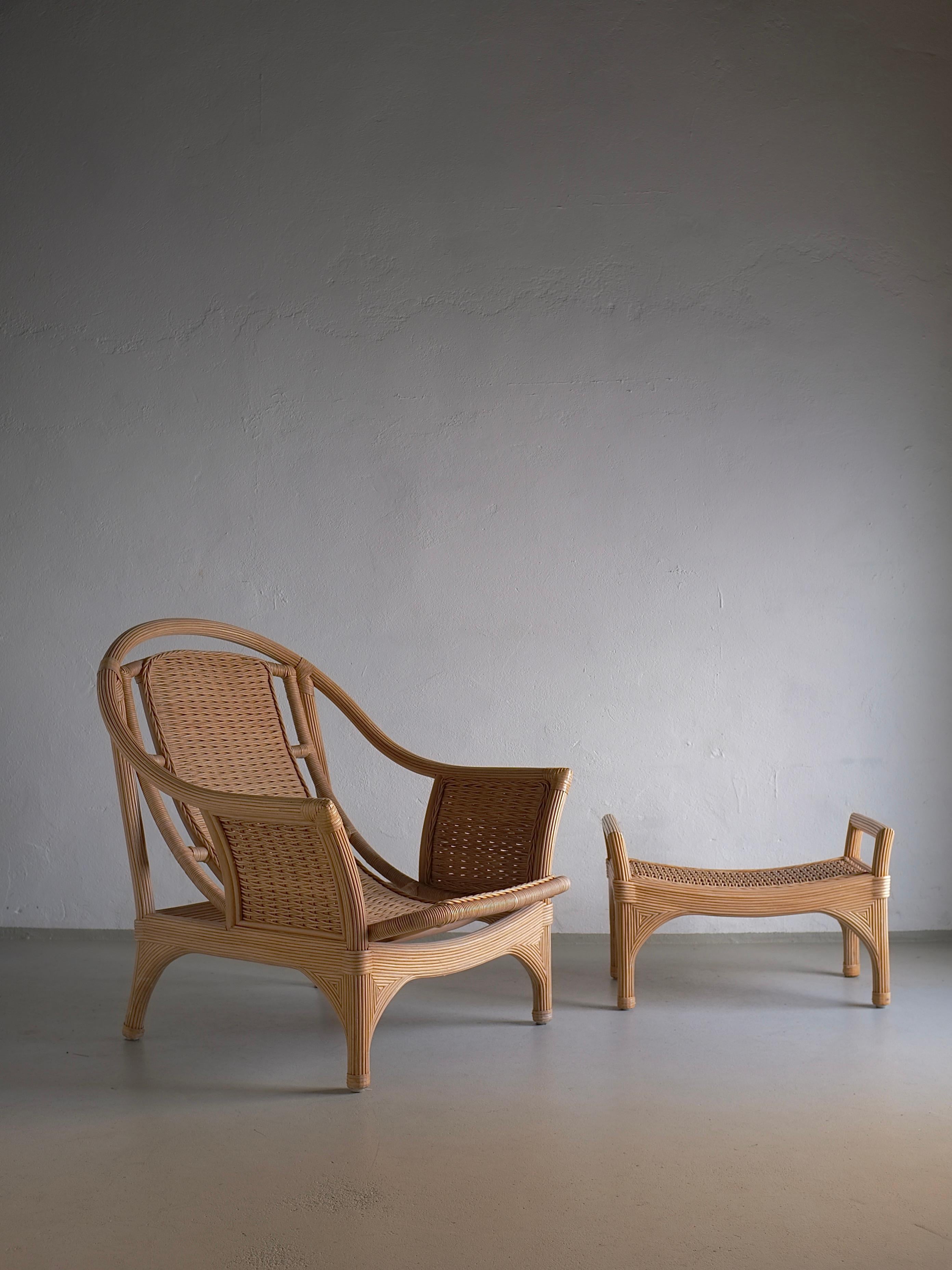 Sedia da salotto in rattan con ottomana in stile Vivai del Sud, Italia, anni '70 In condizioni buone a Rīga, LV