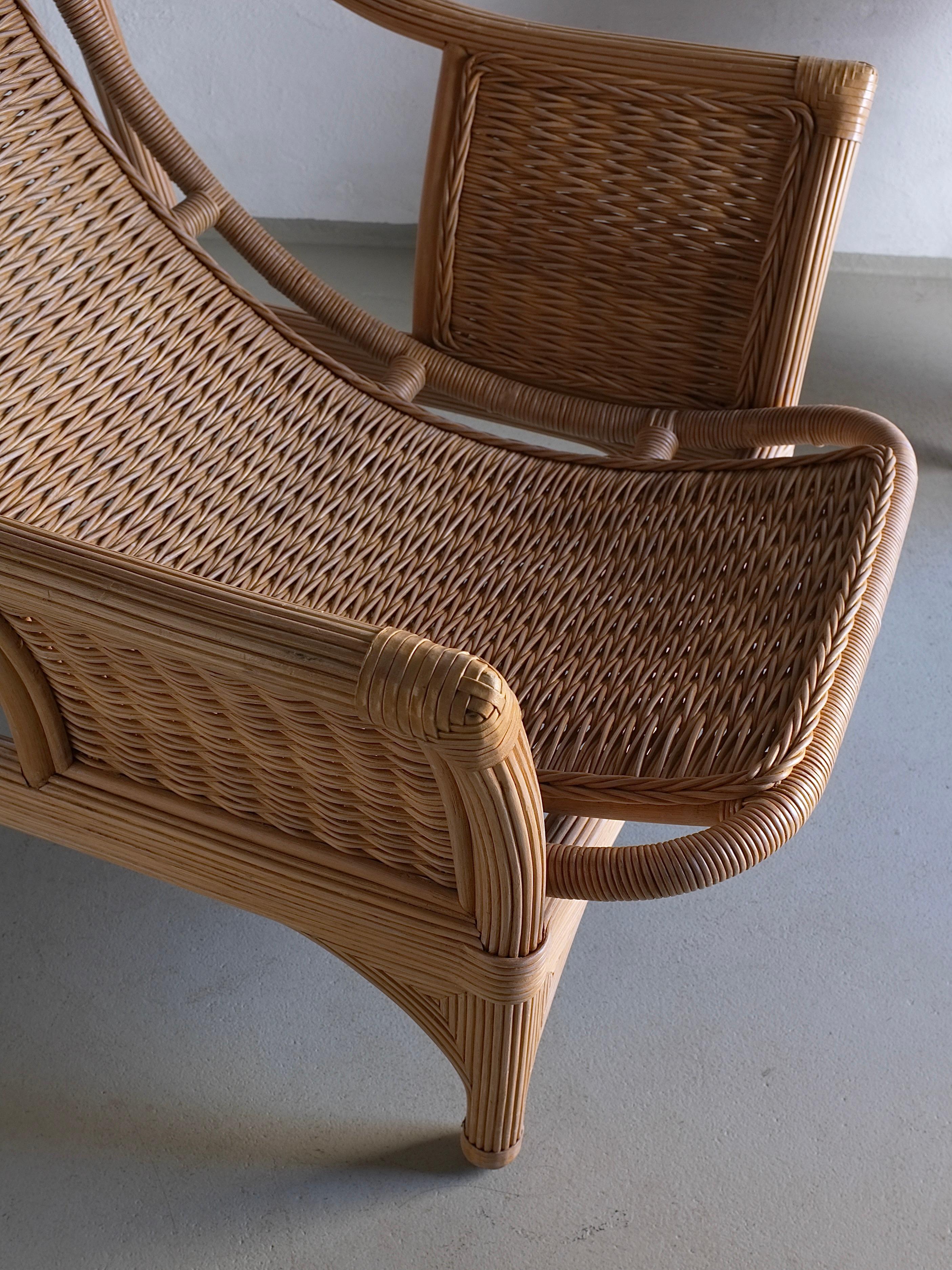 Sedia da salotto in rattan con ottomana in stile Vivai del Sud, Italia, anni '70 1