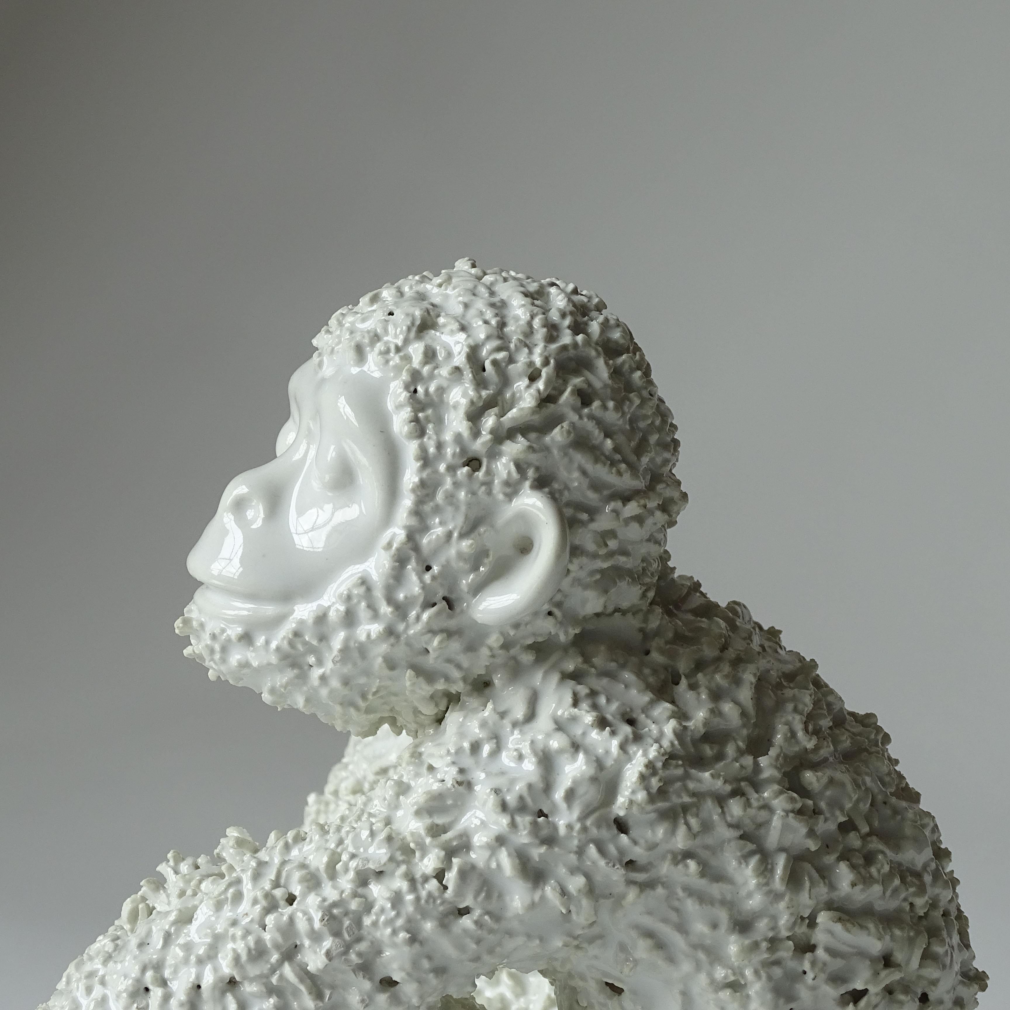 Vivai Del Sud White Ceramic Monkey Candlestick, Italy 1970s In Excellent Condition For Sale In Milan, IT