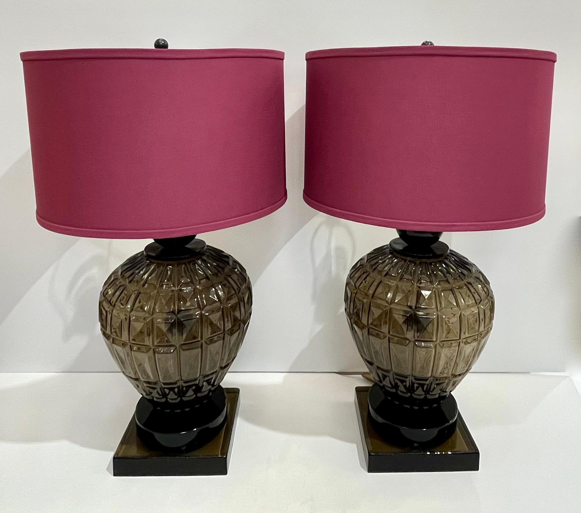 Vivarini 1970 Italian Vintage Pair of Black Smoked Murano Glass Plum Linen Lamps 2