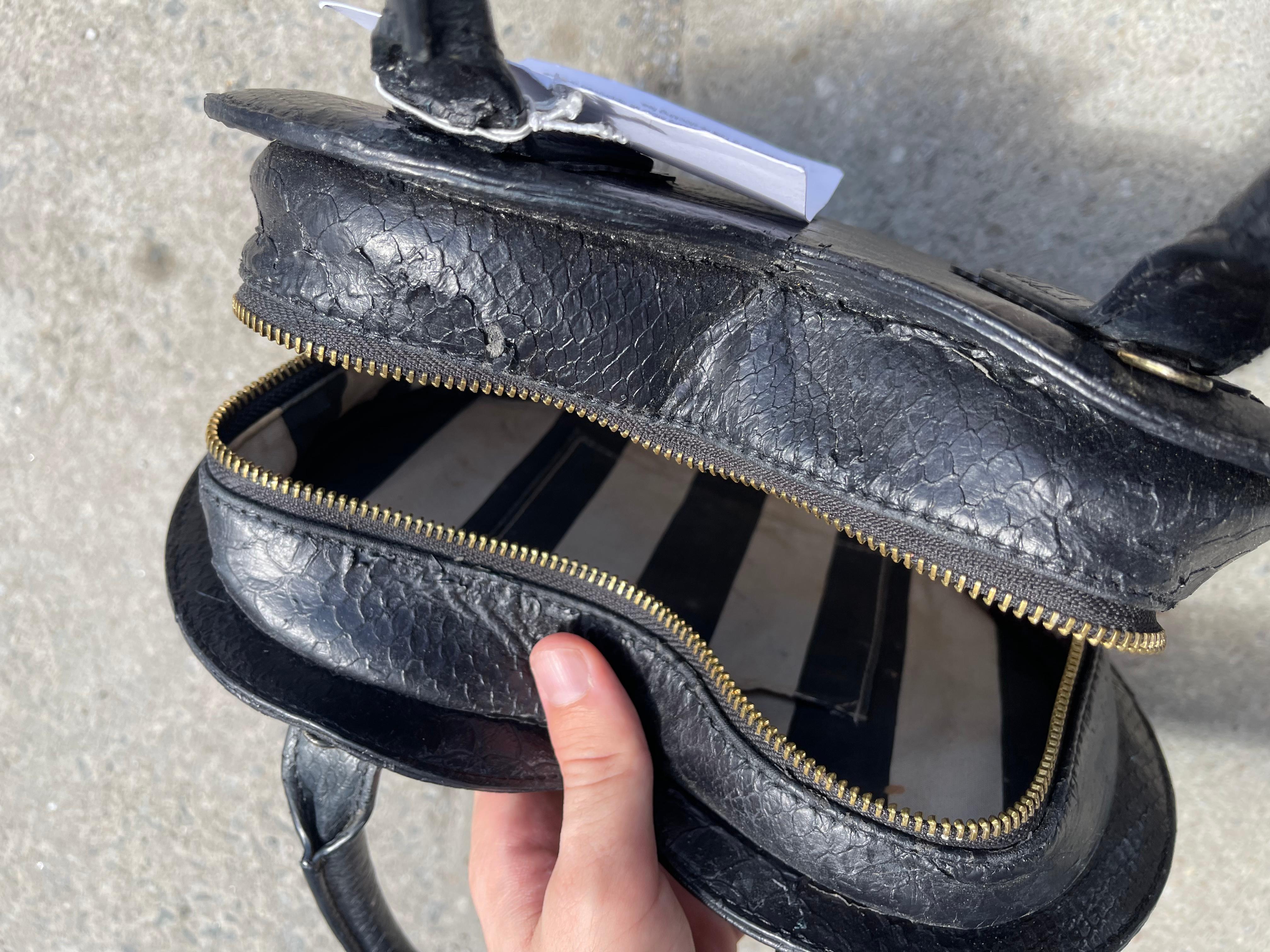 Vivenne Westwood Frilly Snake Chancery Heart bag Black For Sale at