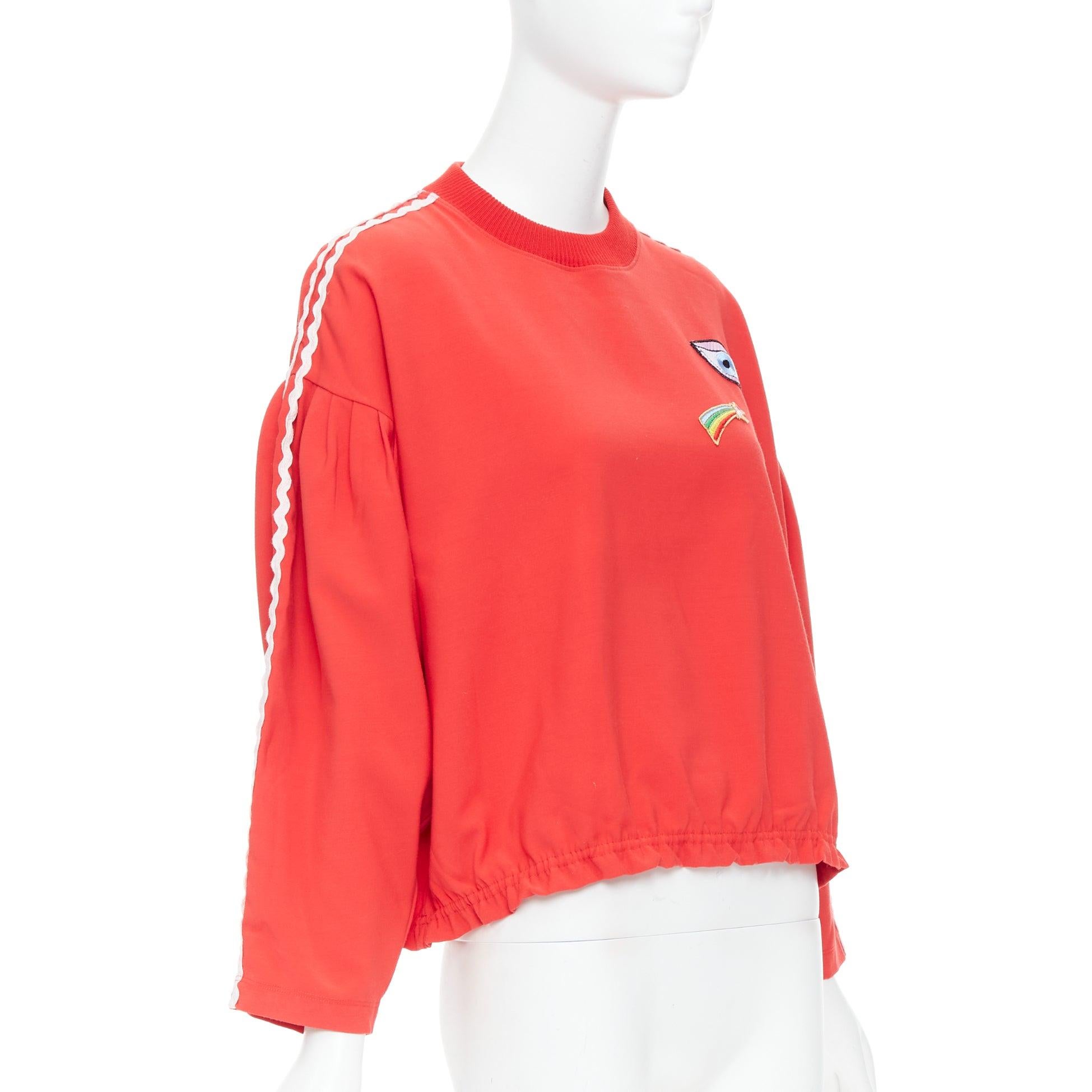 VIVETTA Pullover mit rotem Auge und Regenbogenstickereien und Badges bestickt IT38 XS
Referenz: KYCG/A00124
Marke: VIVETTA
MATERIAL: Polyester, Gemisch
Farbe: Rot, Mehrfarbig
Muster: Solide
Verschluss: Pullover
Hergestellt in: