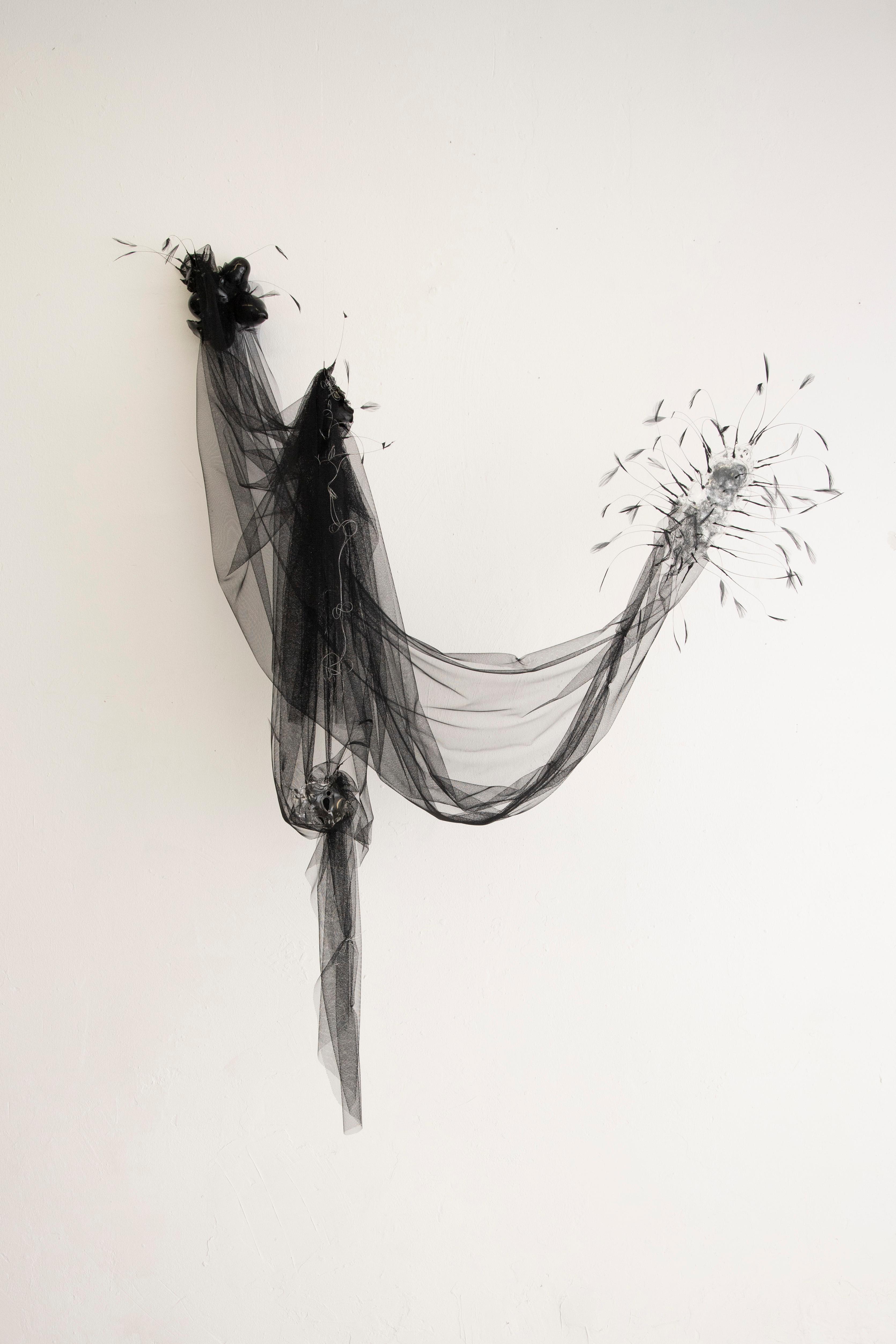 Vivian Alarcón  Escultura de pared contemporánea, abstracta, de técnica mixta y con vidrio