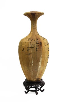 Vaso di foglie di salice II, Vivian Chiu, 2023, assemblaggio di legno di pino e di palissandro