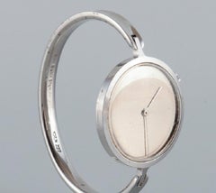 Vivianna Torun Bülow-Hübe, montre-bracelet en acier. Design/One 227.
