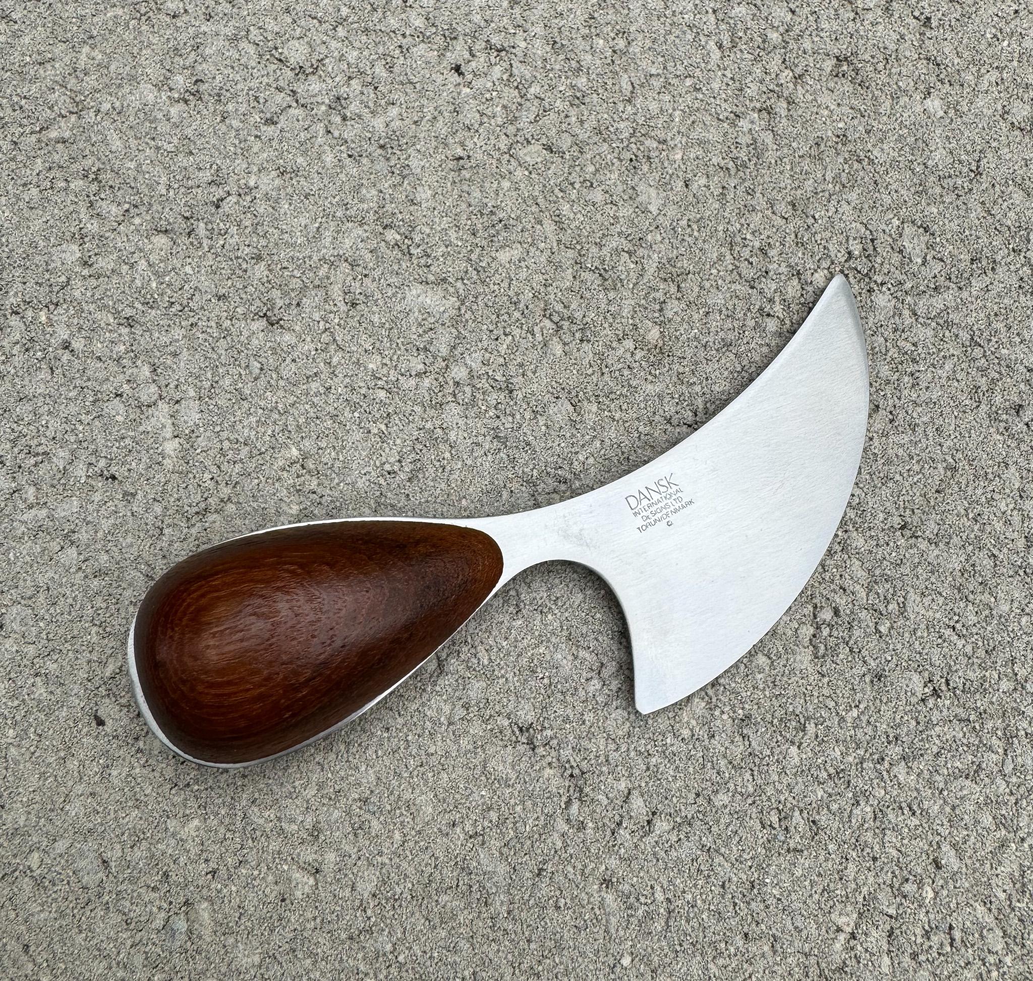 20th Century Vivianna Torun Dansk Round Staved Teak Cheese Board W/ Knife, Denmark, 1960's