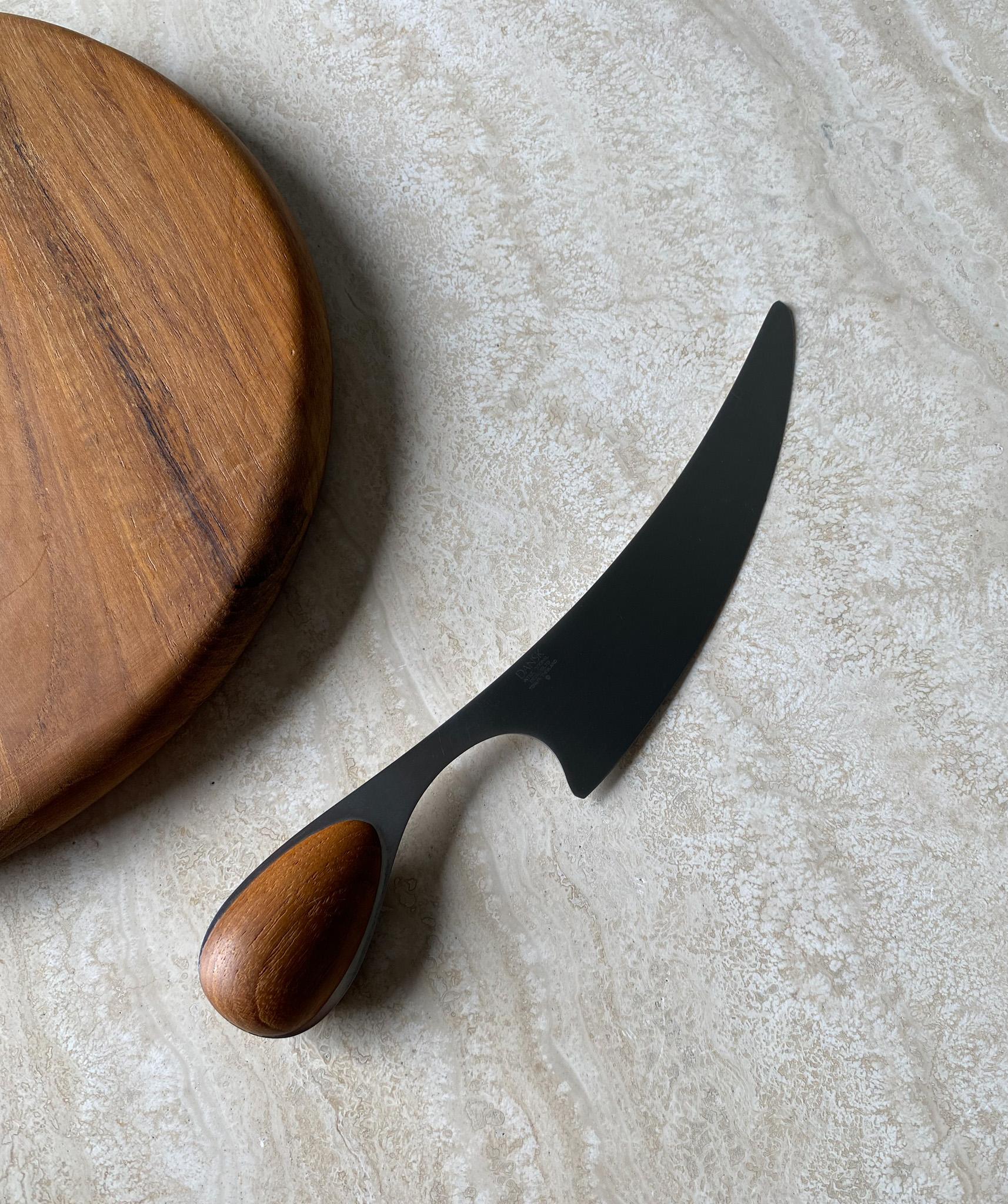 Vivianna Torun Dansk Torun Round Staved Teak Cheese Board W/ Stainless Knife For Sale 1