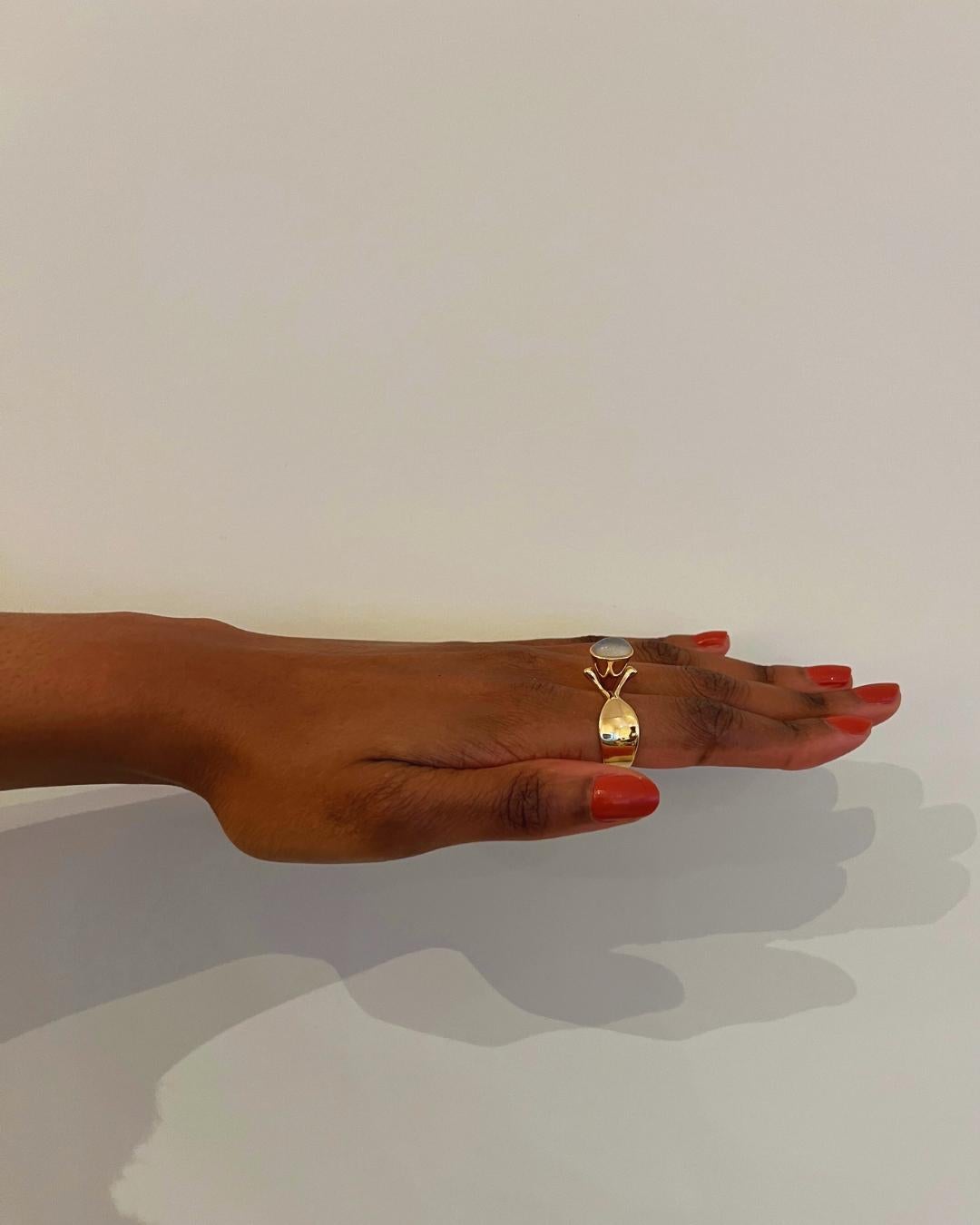 Cabochon Vivianna Torun per Georg Jensen Anello con pietra di luna e oro in vendita