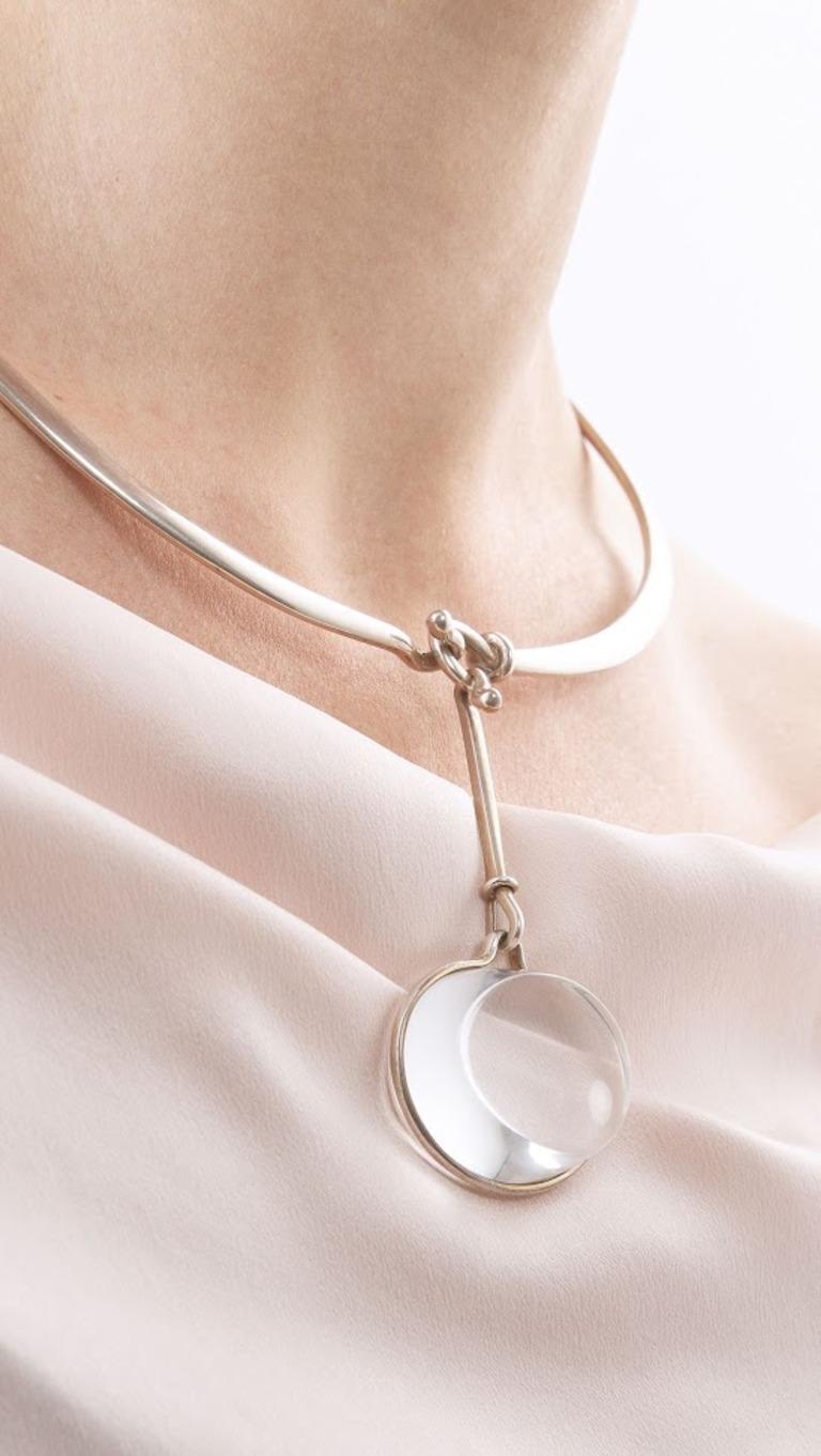 A classic piece for your modern jewelry collection.


