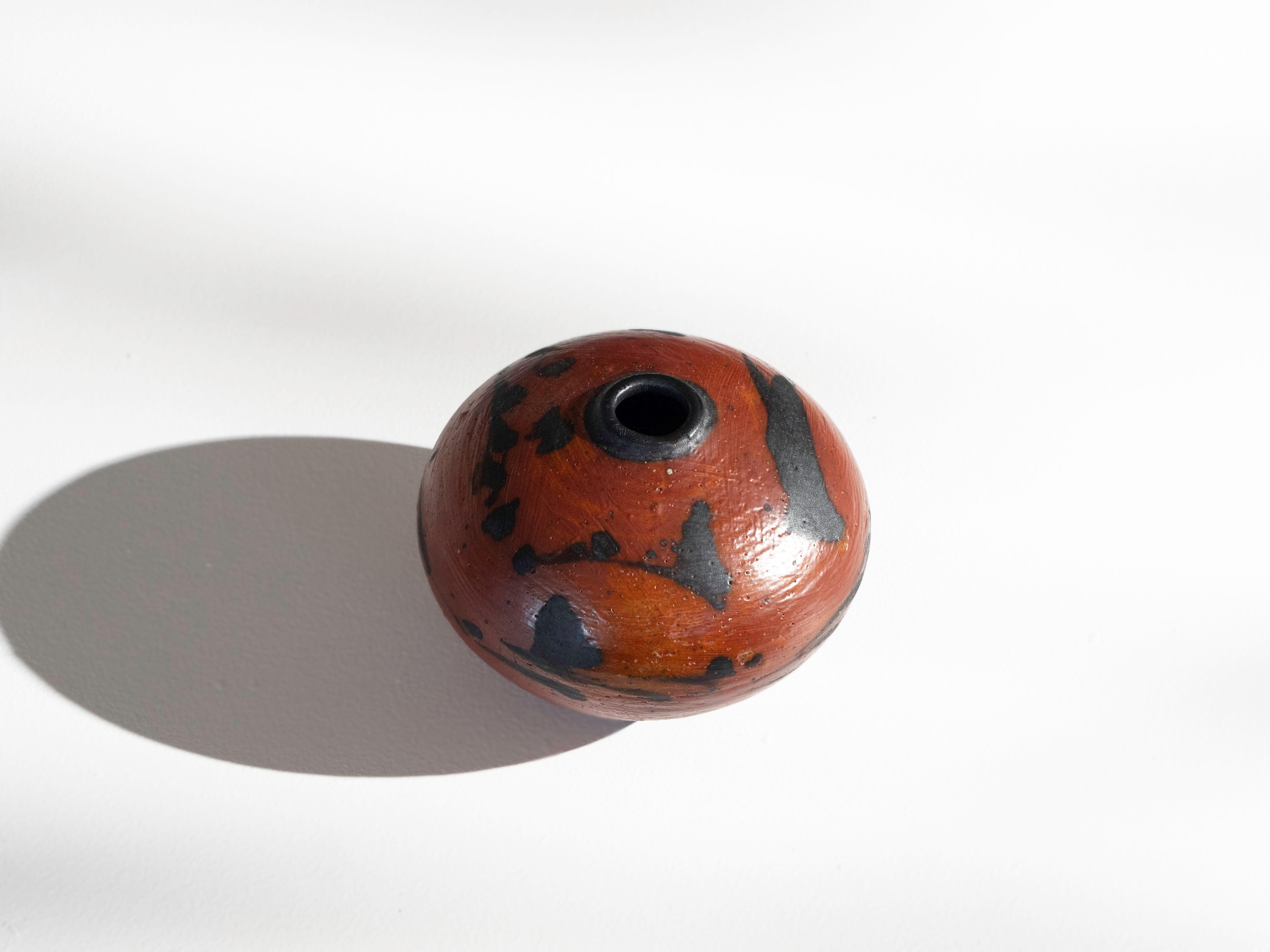 Céramique Vase à bourgeons en céramique Vivica & Otto Heino, années 1990 en vente