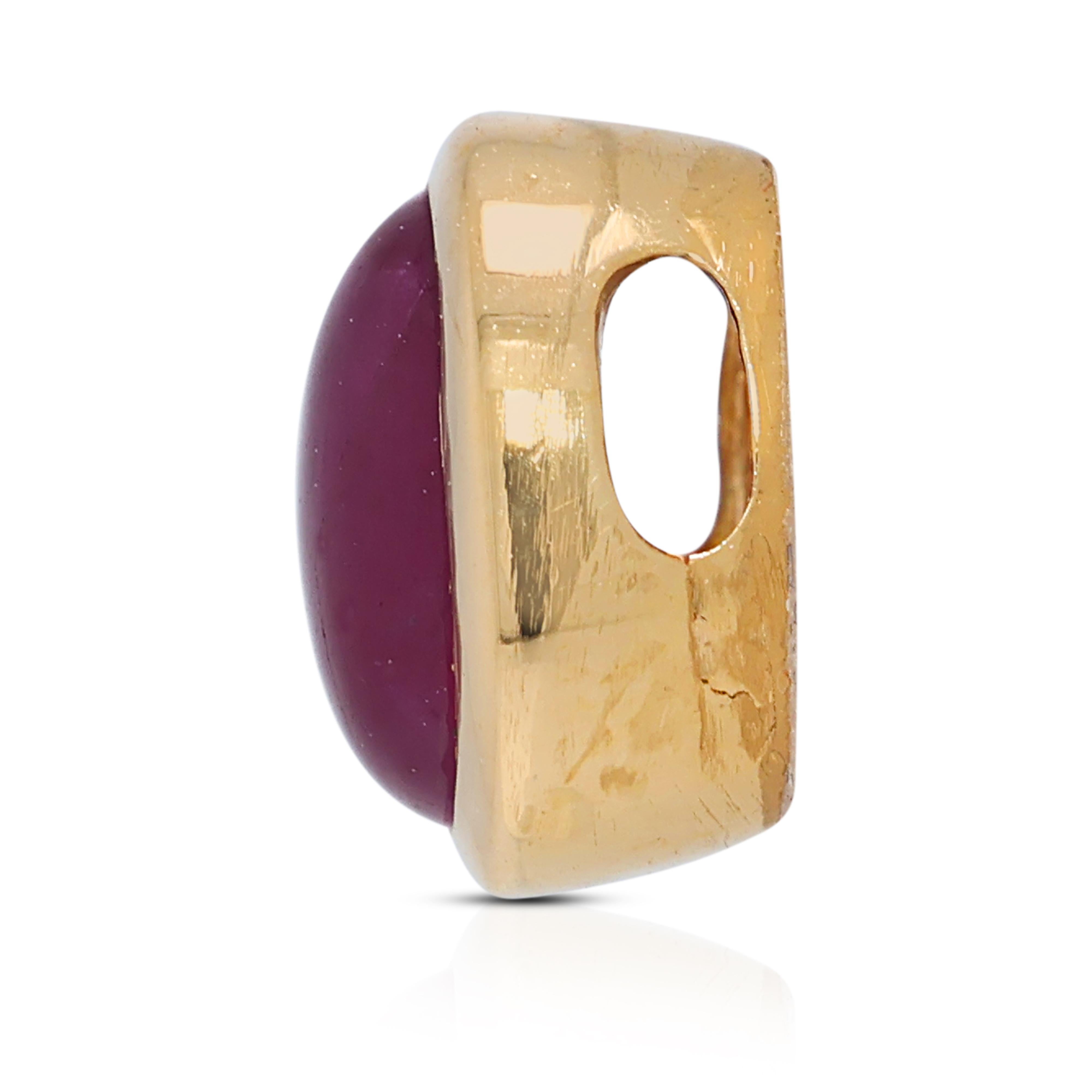 Women's Vivid 0.8ct Ruby Pendant in 18K Yellow Gold For Sale