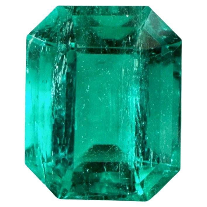 Vívida gema colombiana talla esmeralda verde azulada de 2,69 quilates - piedra de nacimiento de mayo