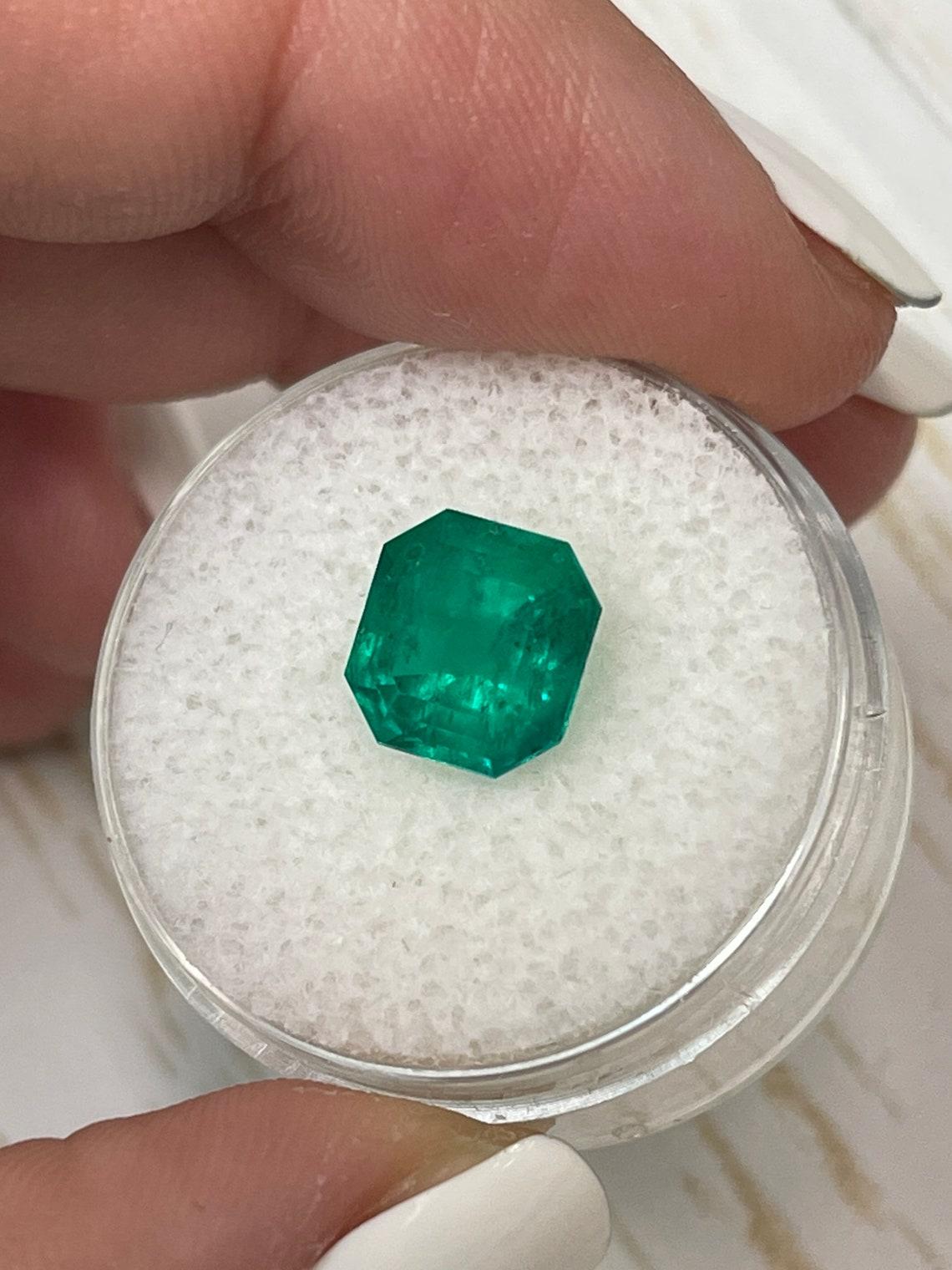 Vivido smeraldo colombiano taglio asscher da 3,01 carati con angoli tagliati - maggio In condizioni Nuovo in vendita a Jupiter, FL
