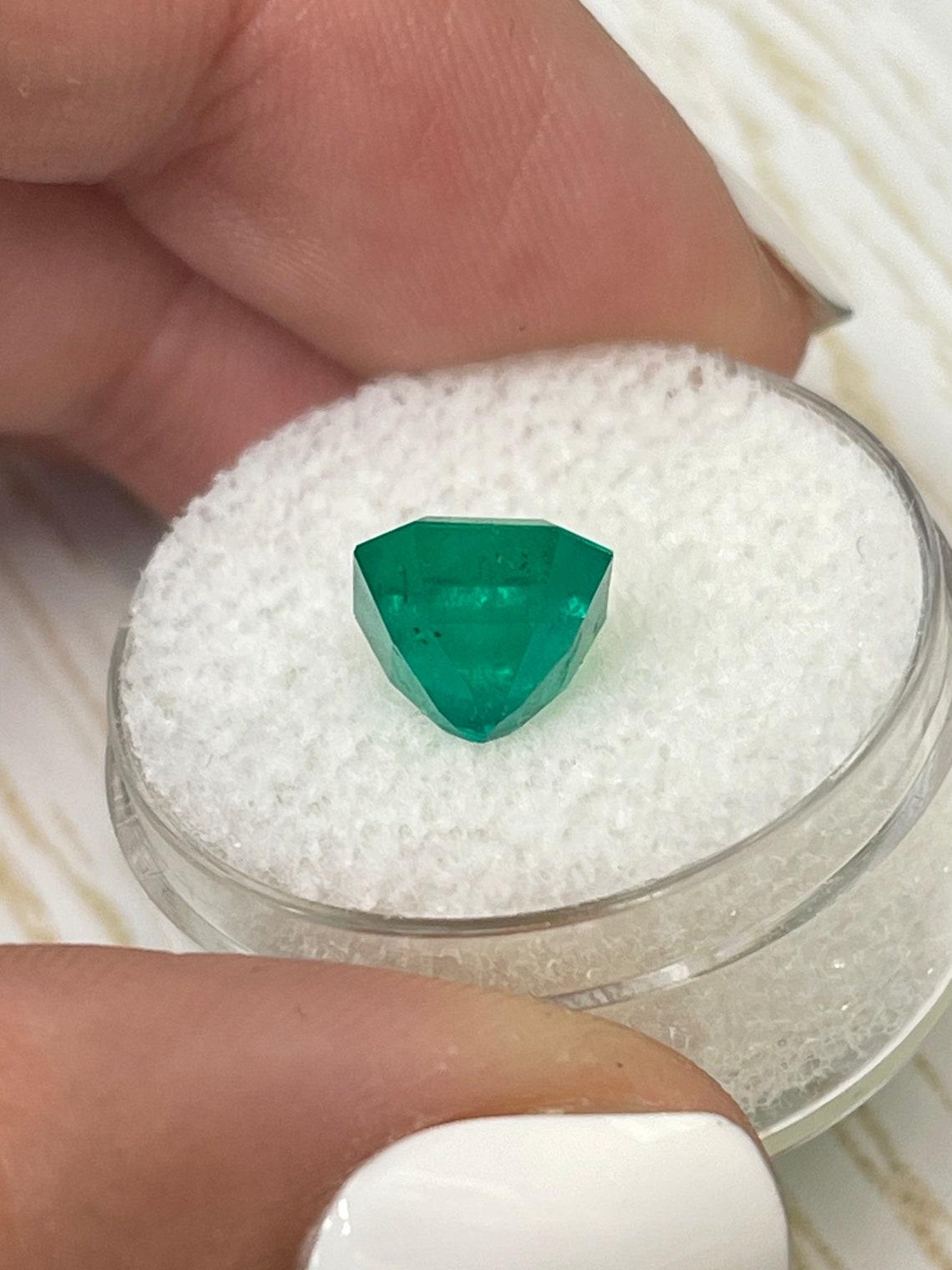 Vivido smeraldo colombiano taglio asscher da 3,01 carati con angoli tagliati - maggio in vendita 2